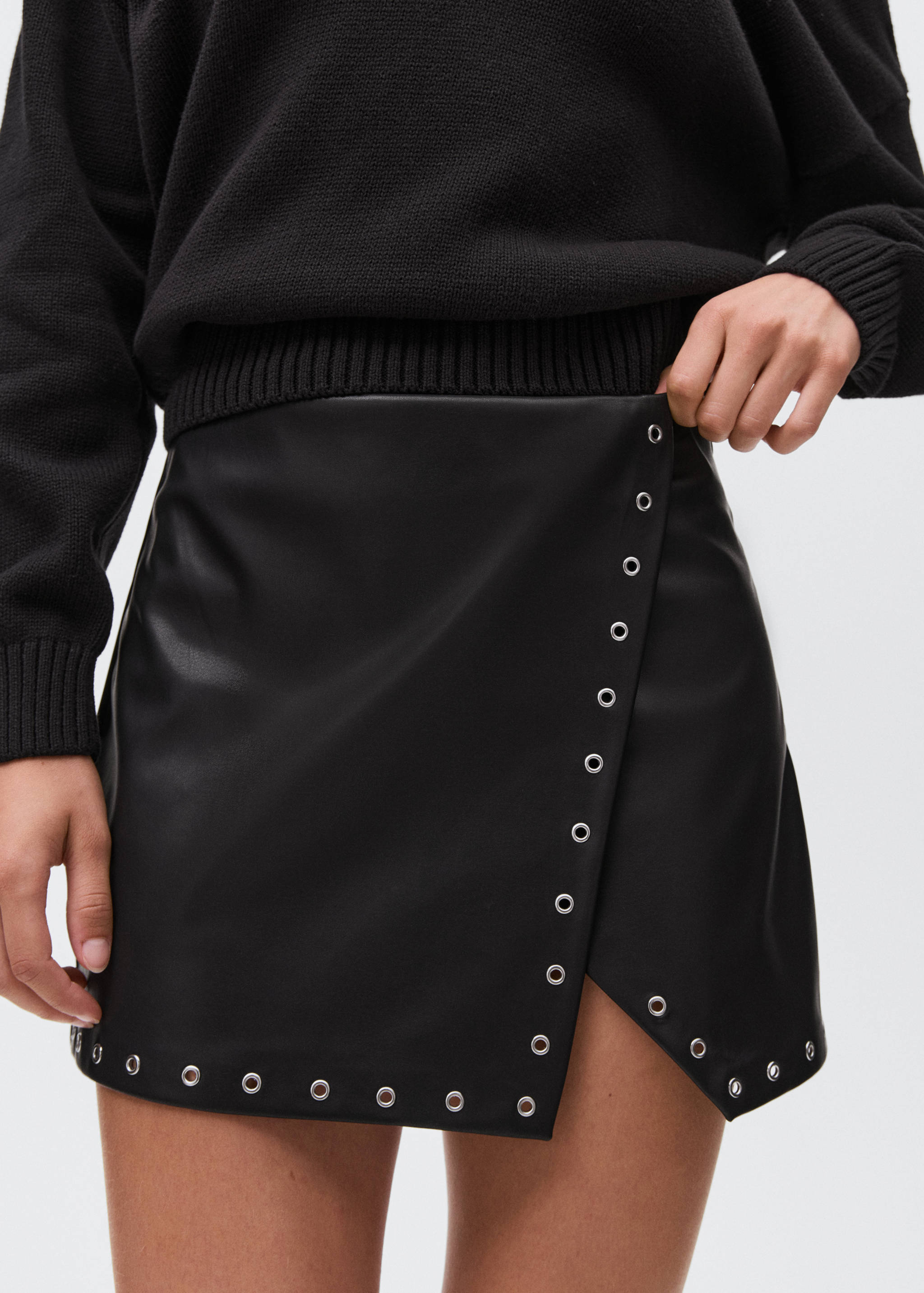 Faux-leather skort with studs - Medium plane