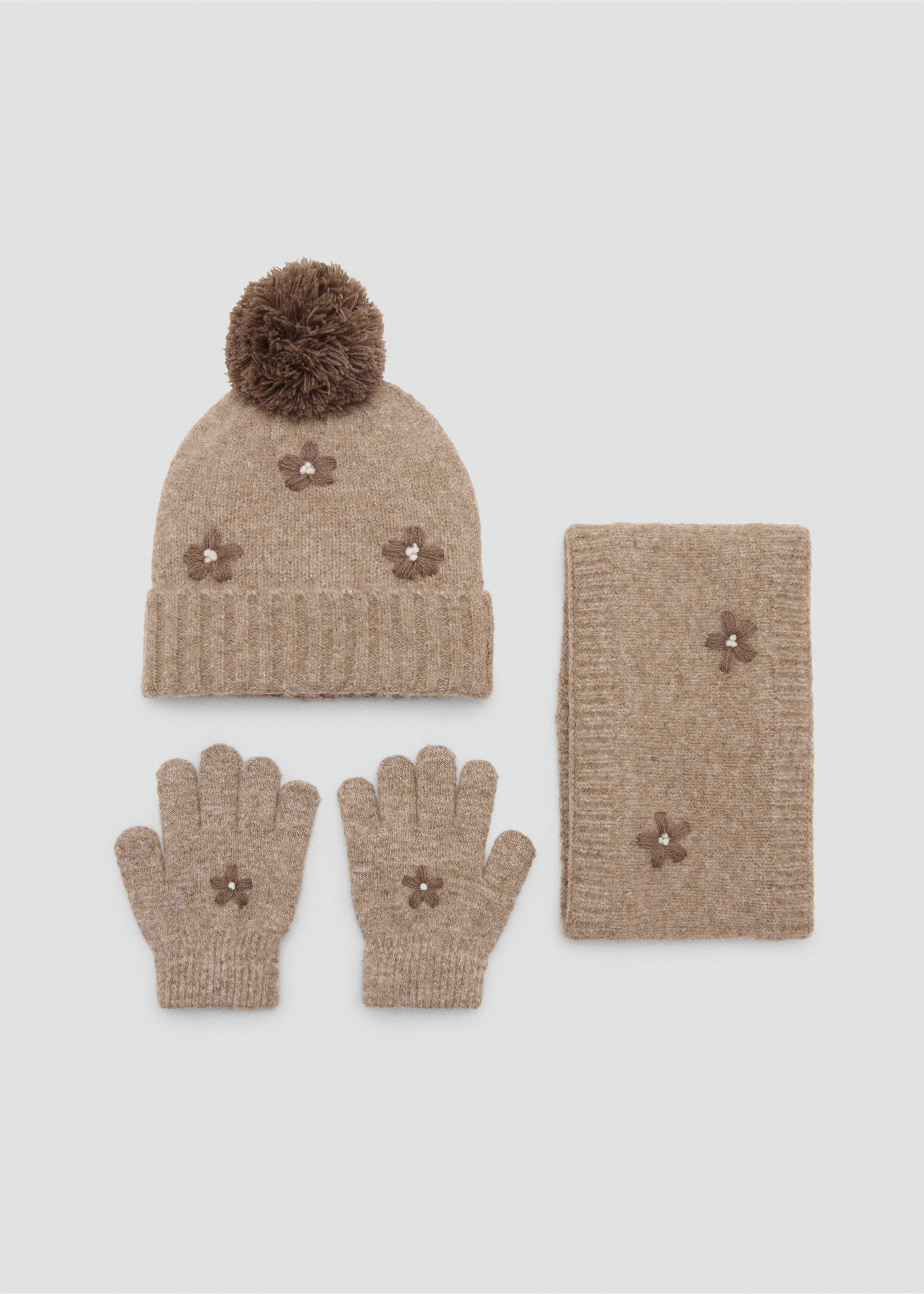 Embroidered knitted scarf - Details of the article 2, Sand. Ref: 17066347-00.