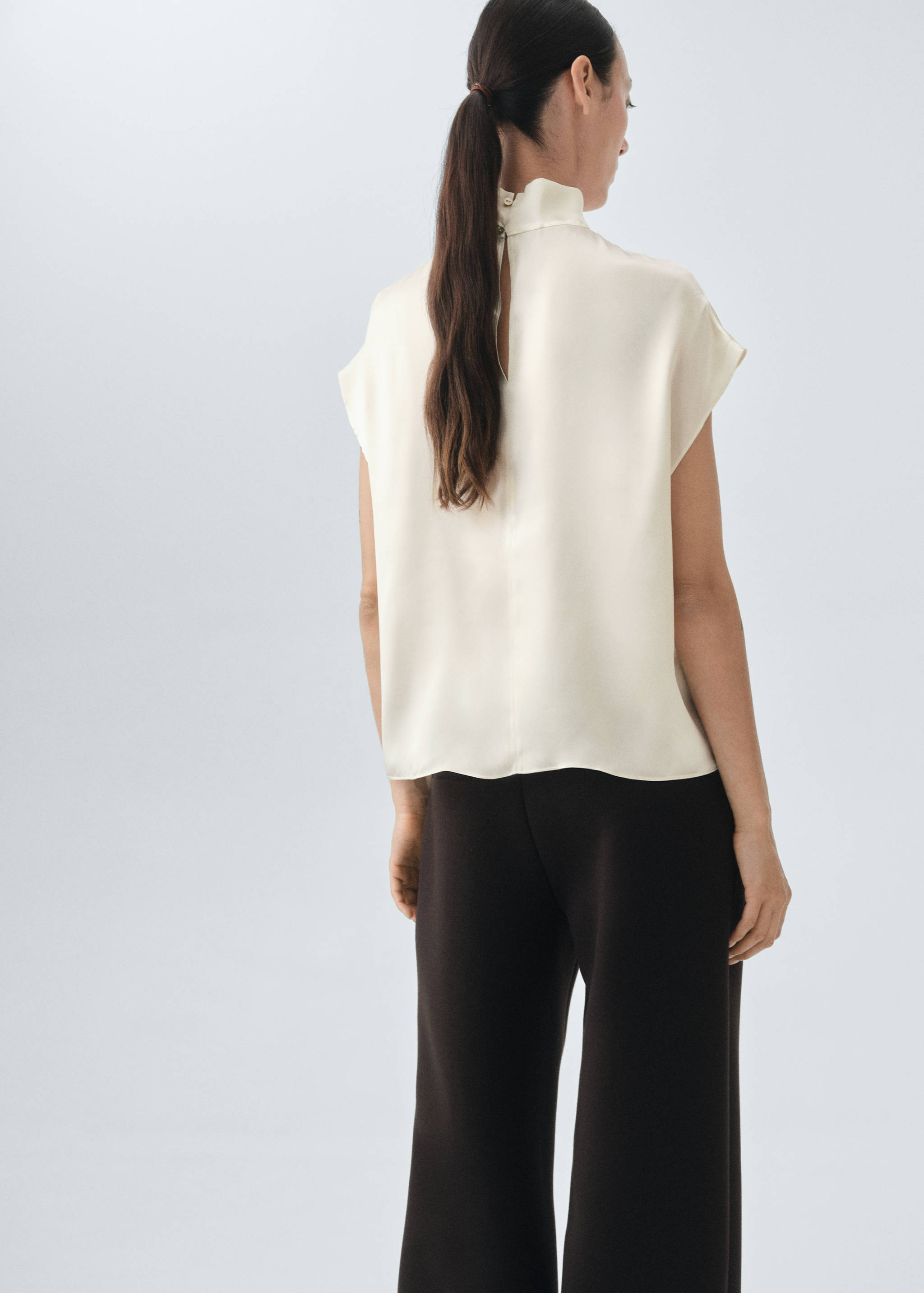 100% silk satin turtleneck blouse - Reverse of the article