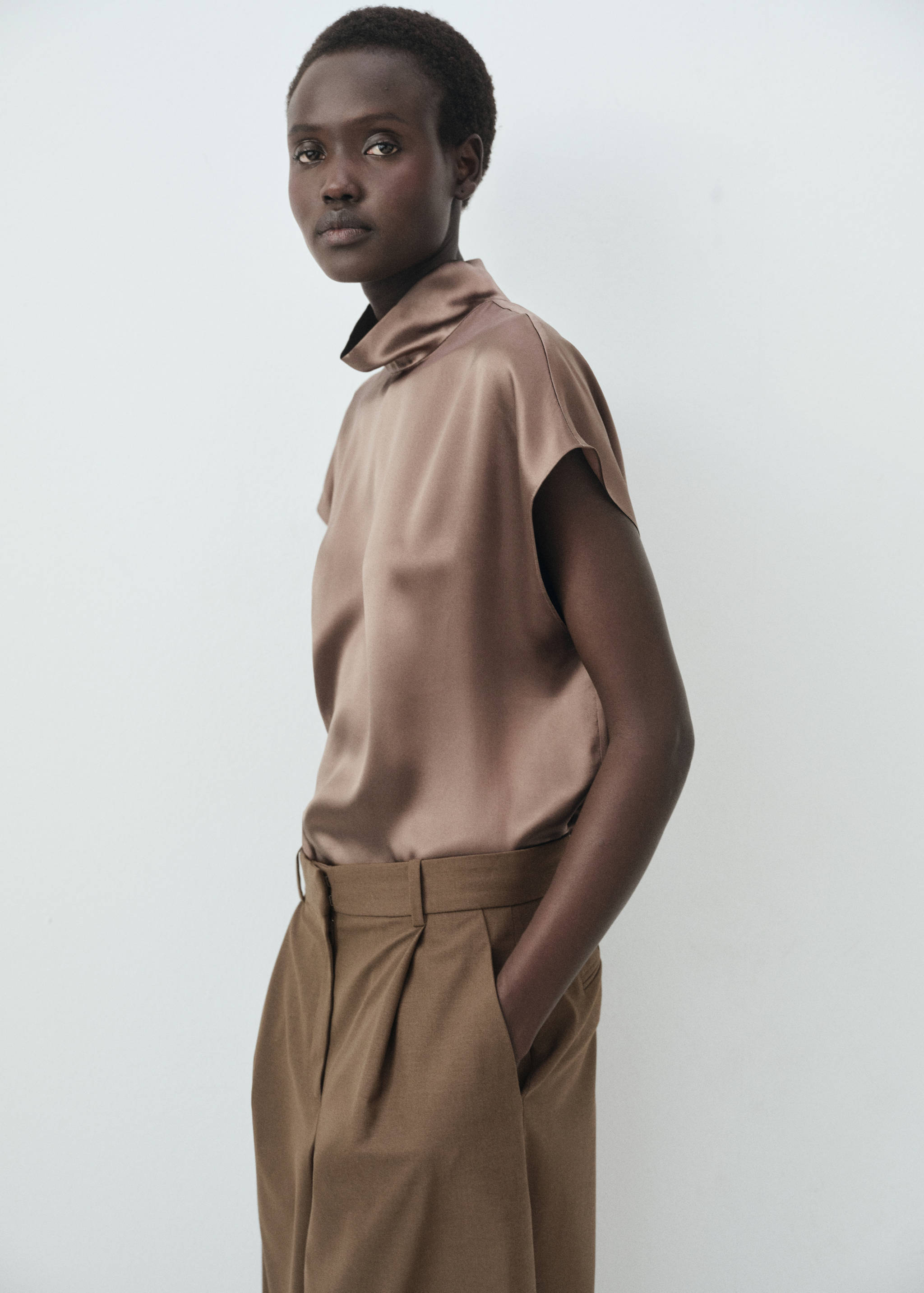 100% silk satin turtleneck blouse - Medium plane