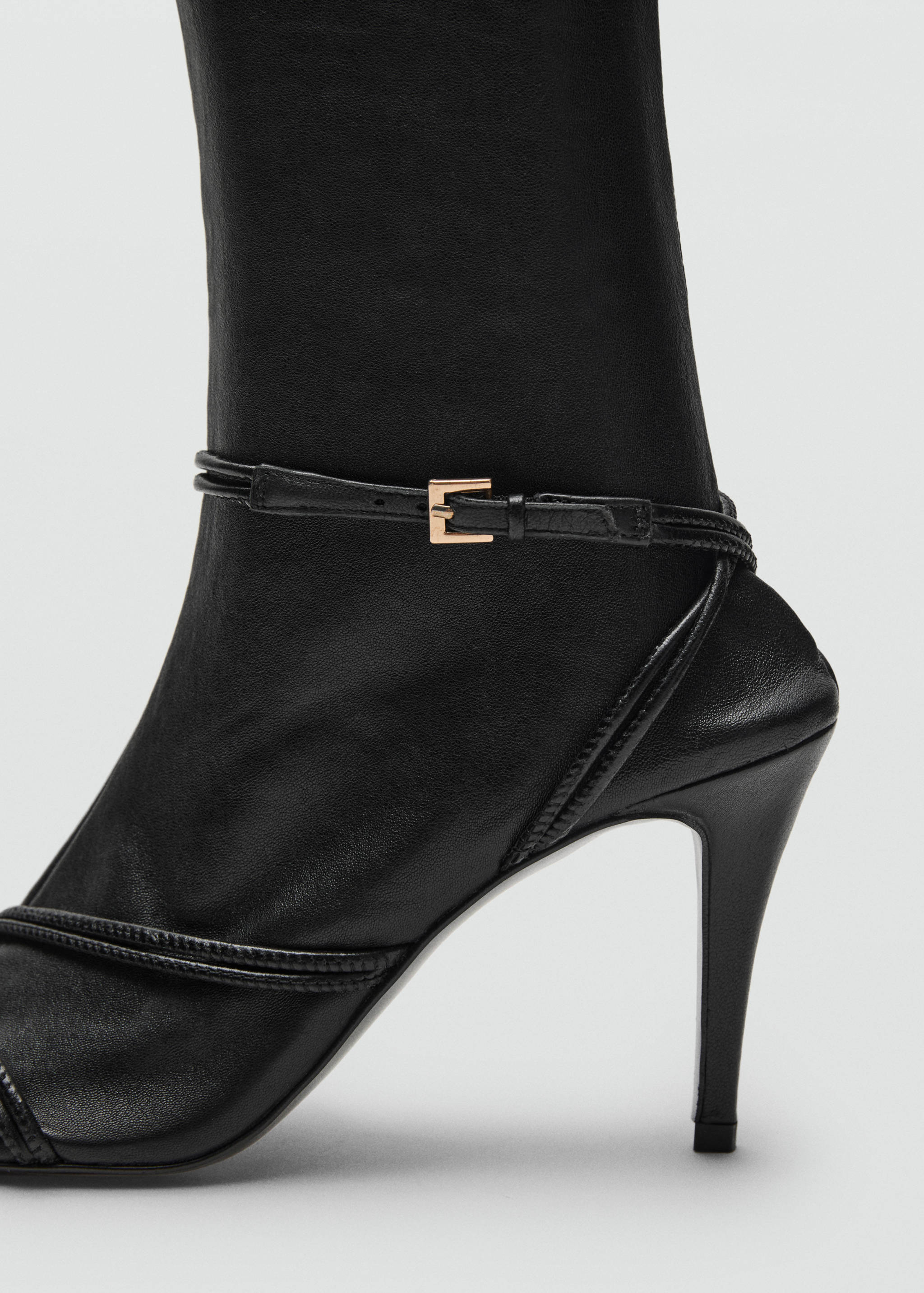 High leather boots with straps - Details of the article 1