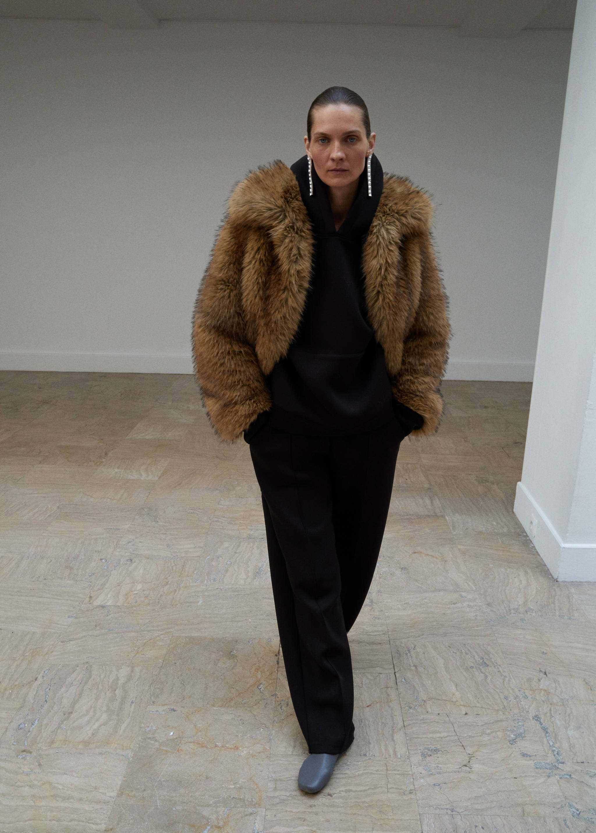 Faux-fur jacket with lapels - General plane
