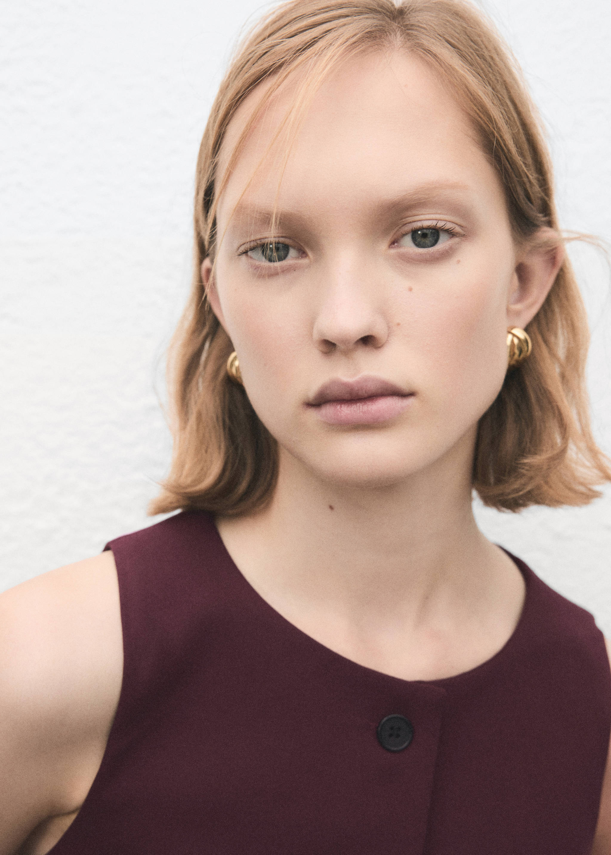 Suit waistcoat with buttons - Details of the article 1