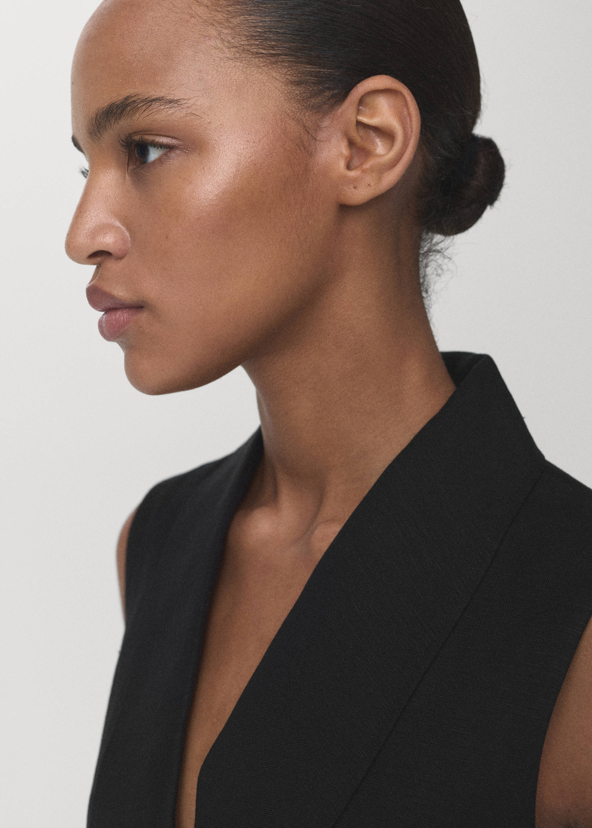 Linen suit vest with belt - Details of the article 1