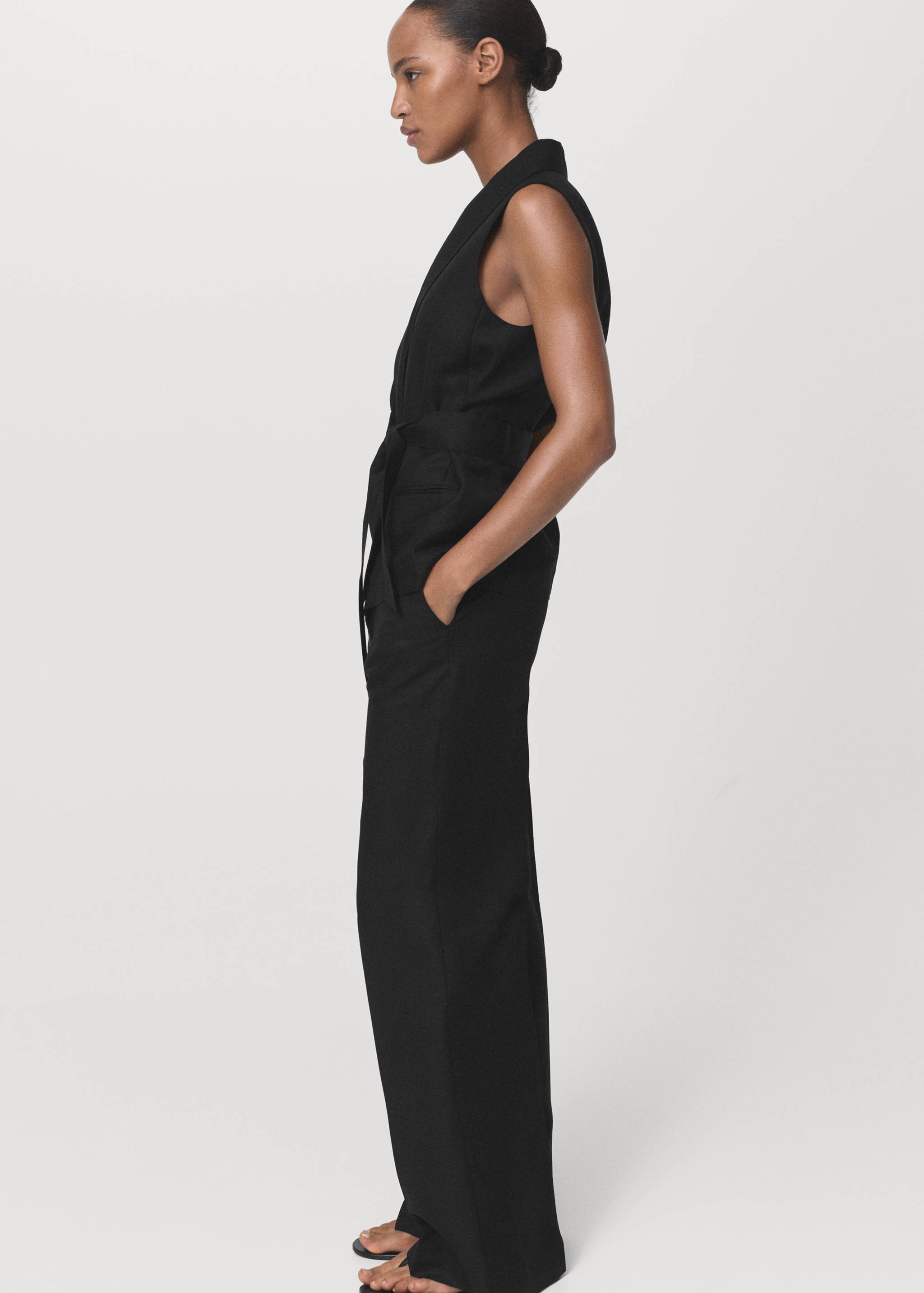 Linen suit vest with belt - Details of the article 6