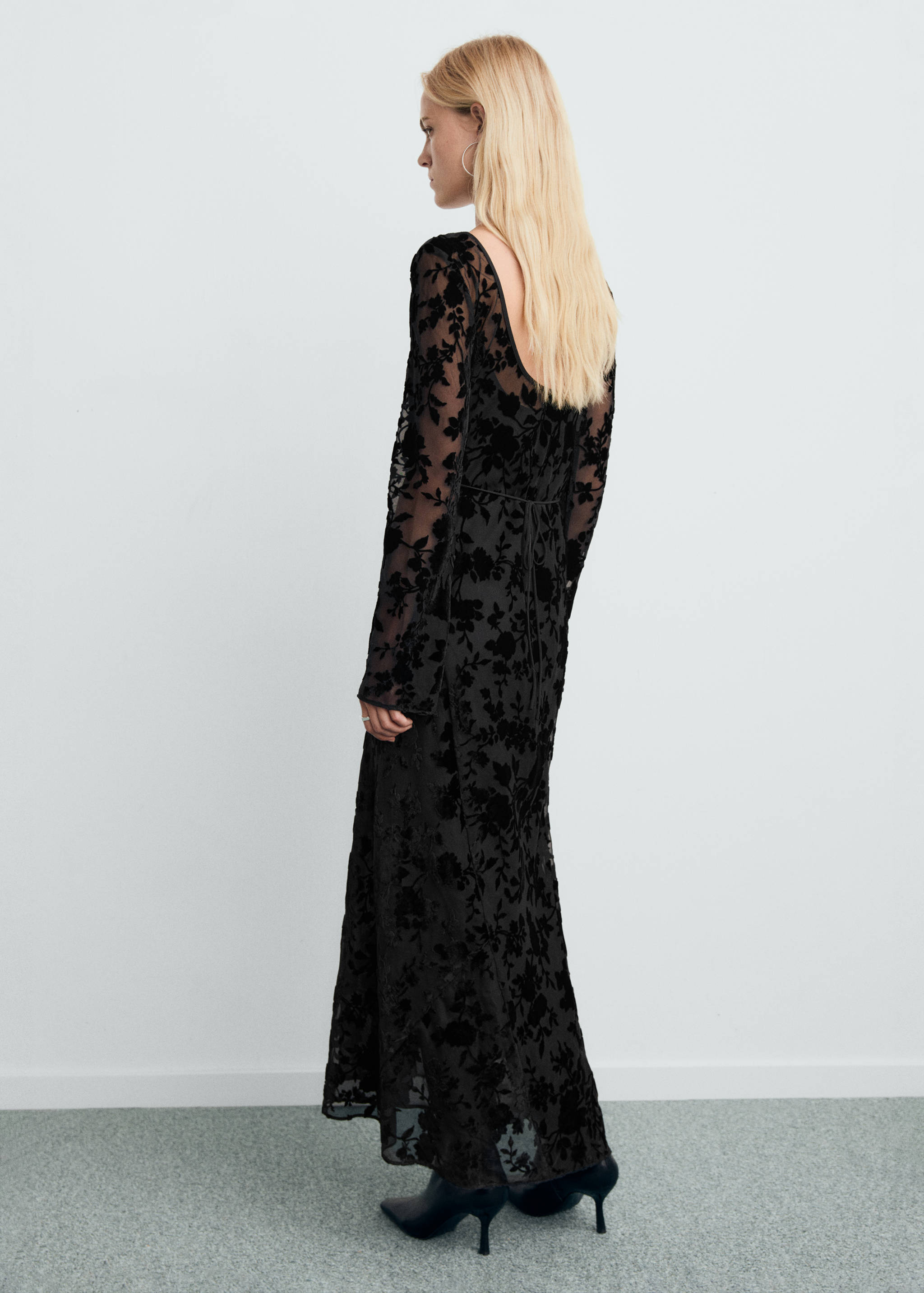 Virágmintás jacquard ruha harang alakú ujjakkal - A cikk hátulja