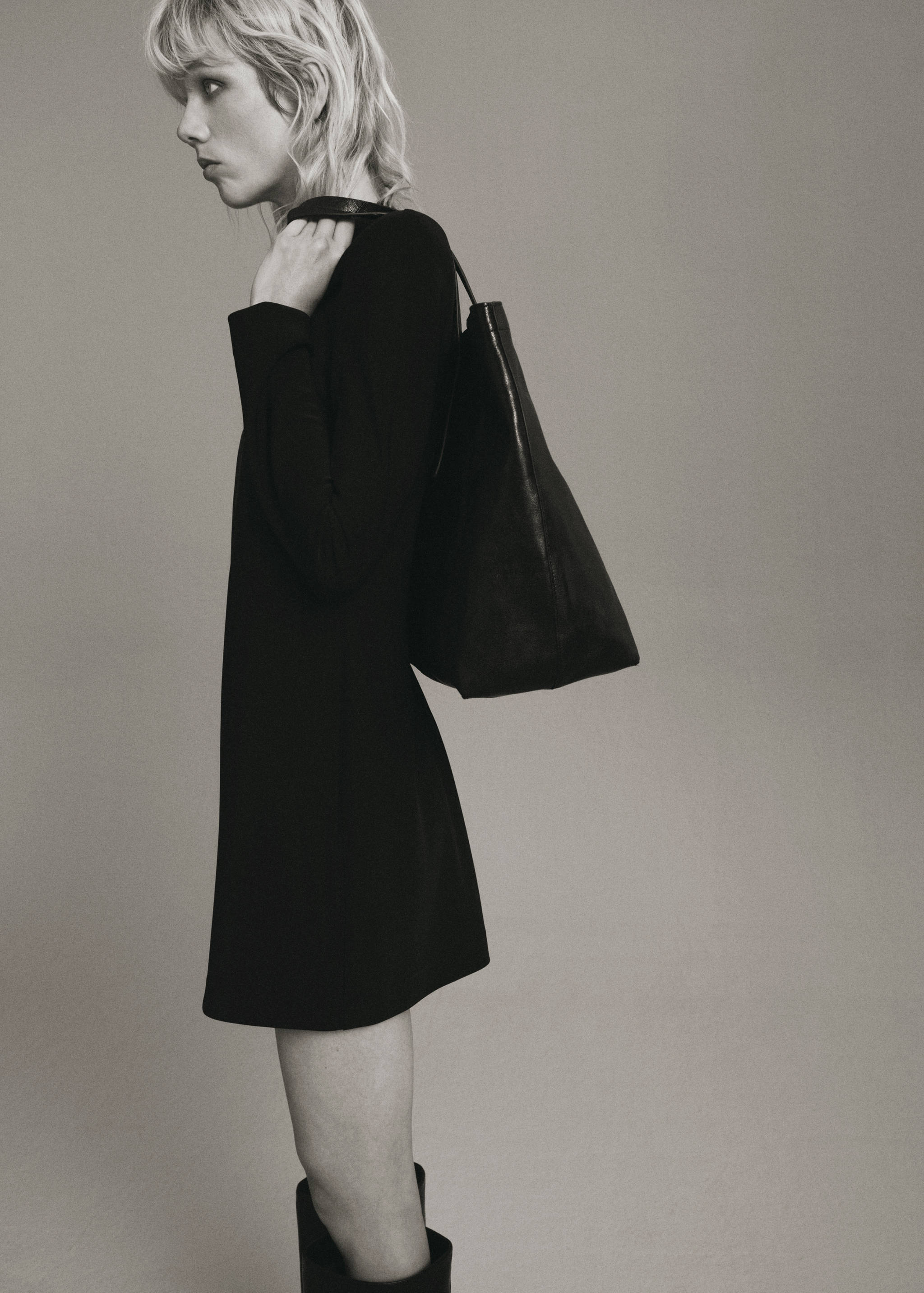 Long-sleeved dress with draped neck - Medium plane