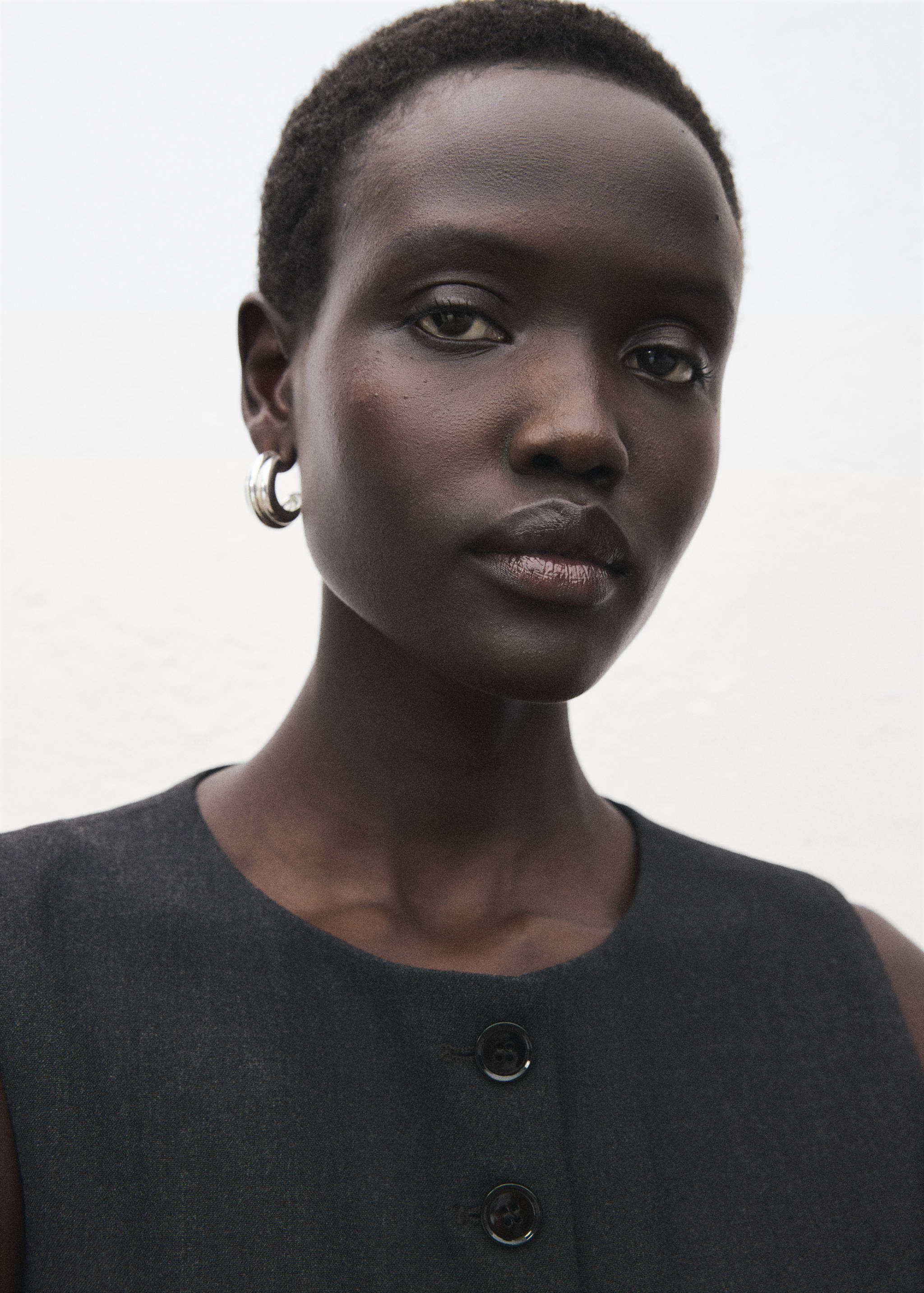 Round-neck suit vest - Details of the article 1