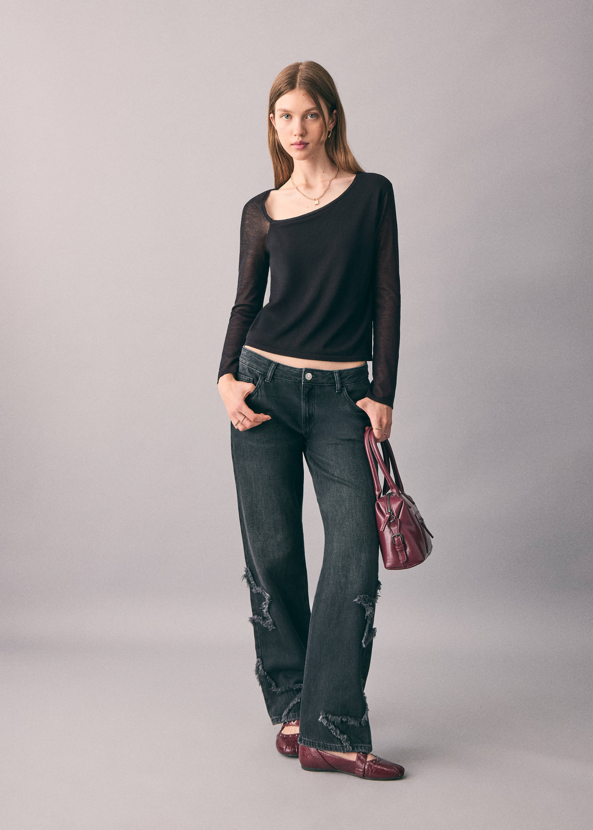 T-shirt with asymmetrical neckline - General plane