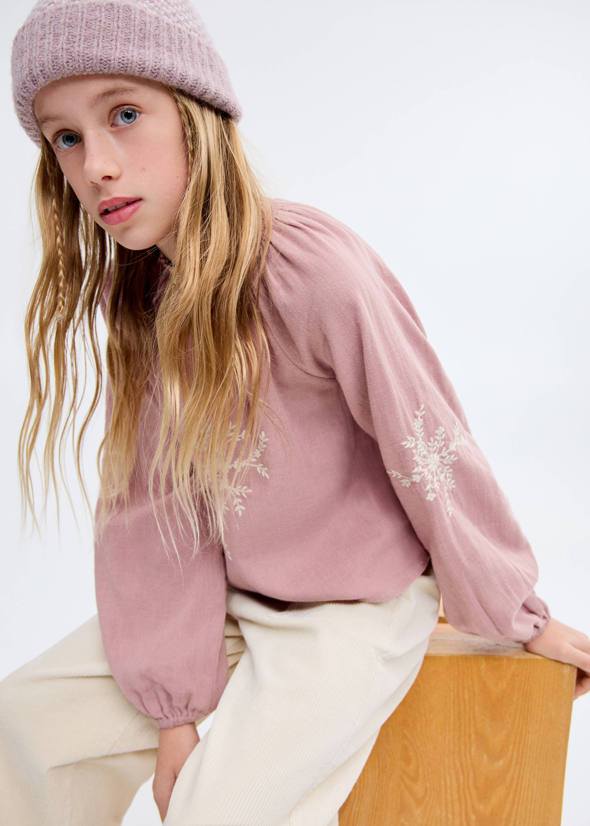 Cotton blouse with floral embroidery - Details of the article 1