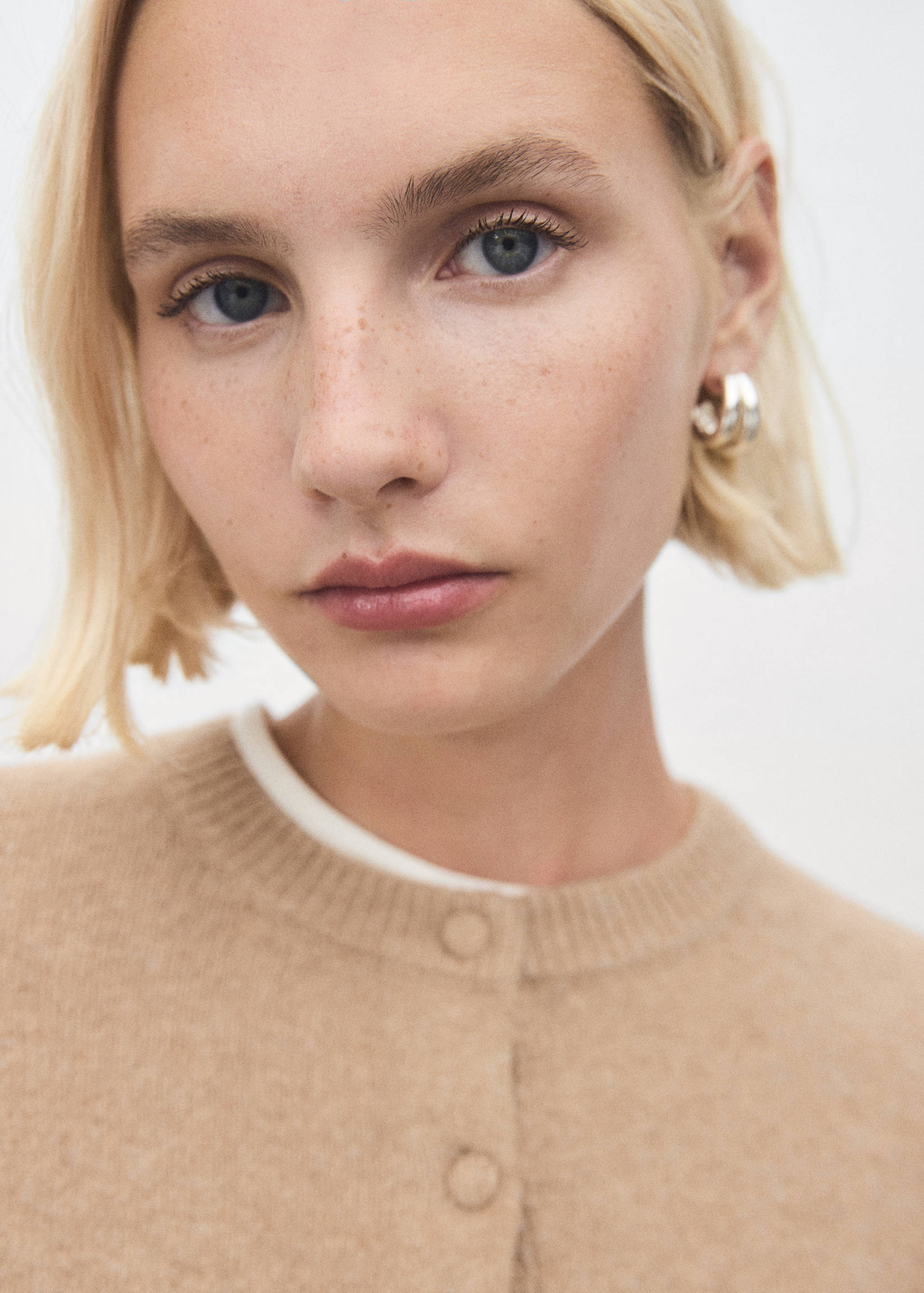 Knitted button cardigan - Details of the article 1