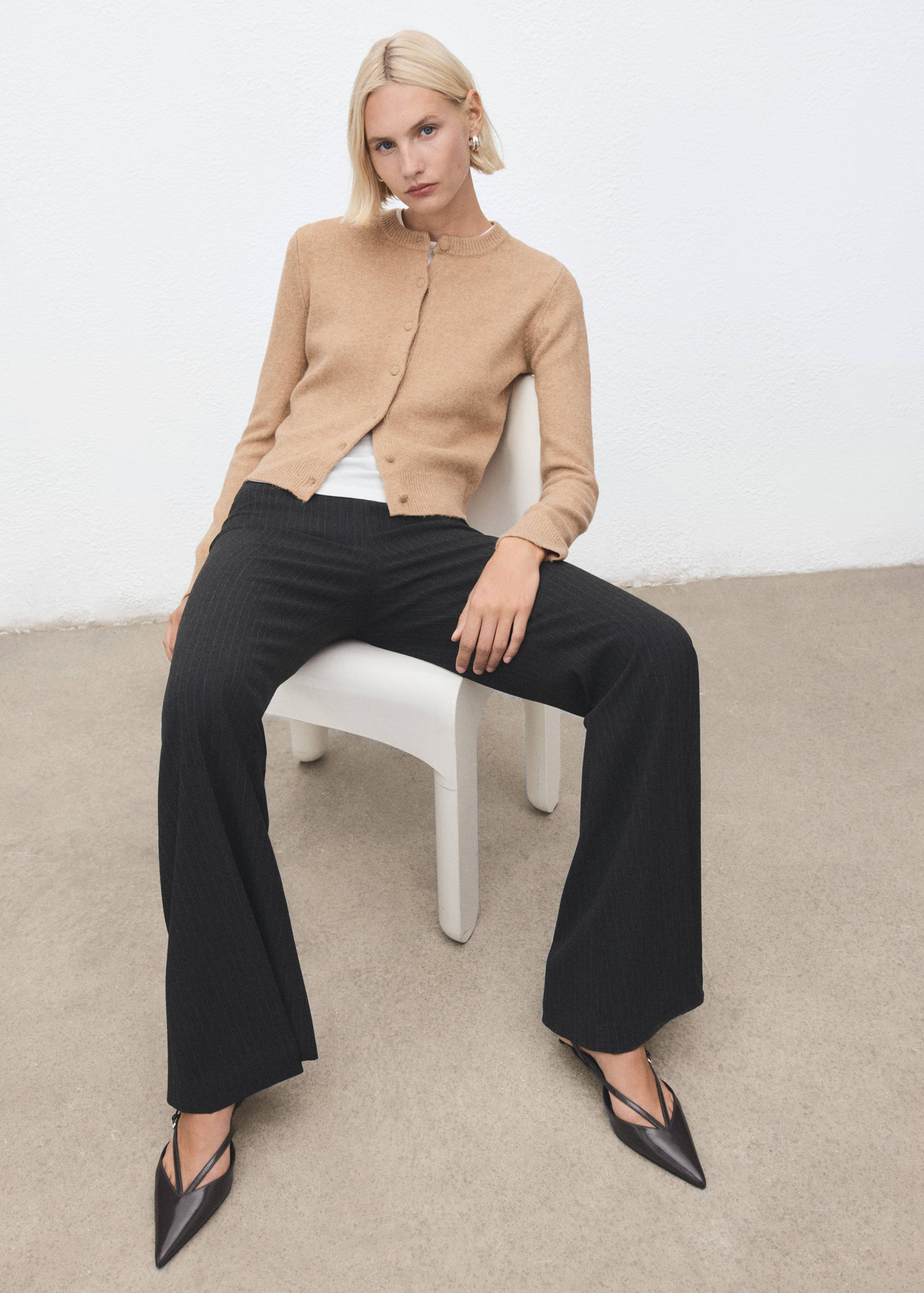 Knitted button cardigan - Details of the article 2