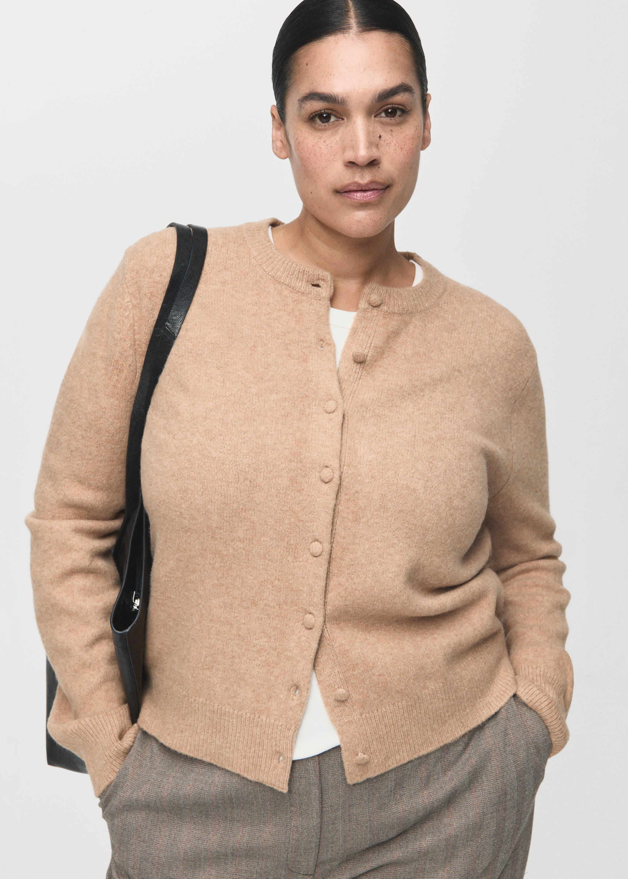 Knitted button cardigan - Details of the article 5