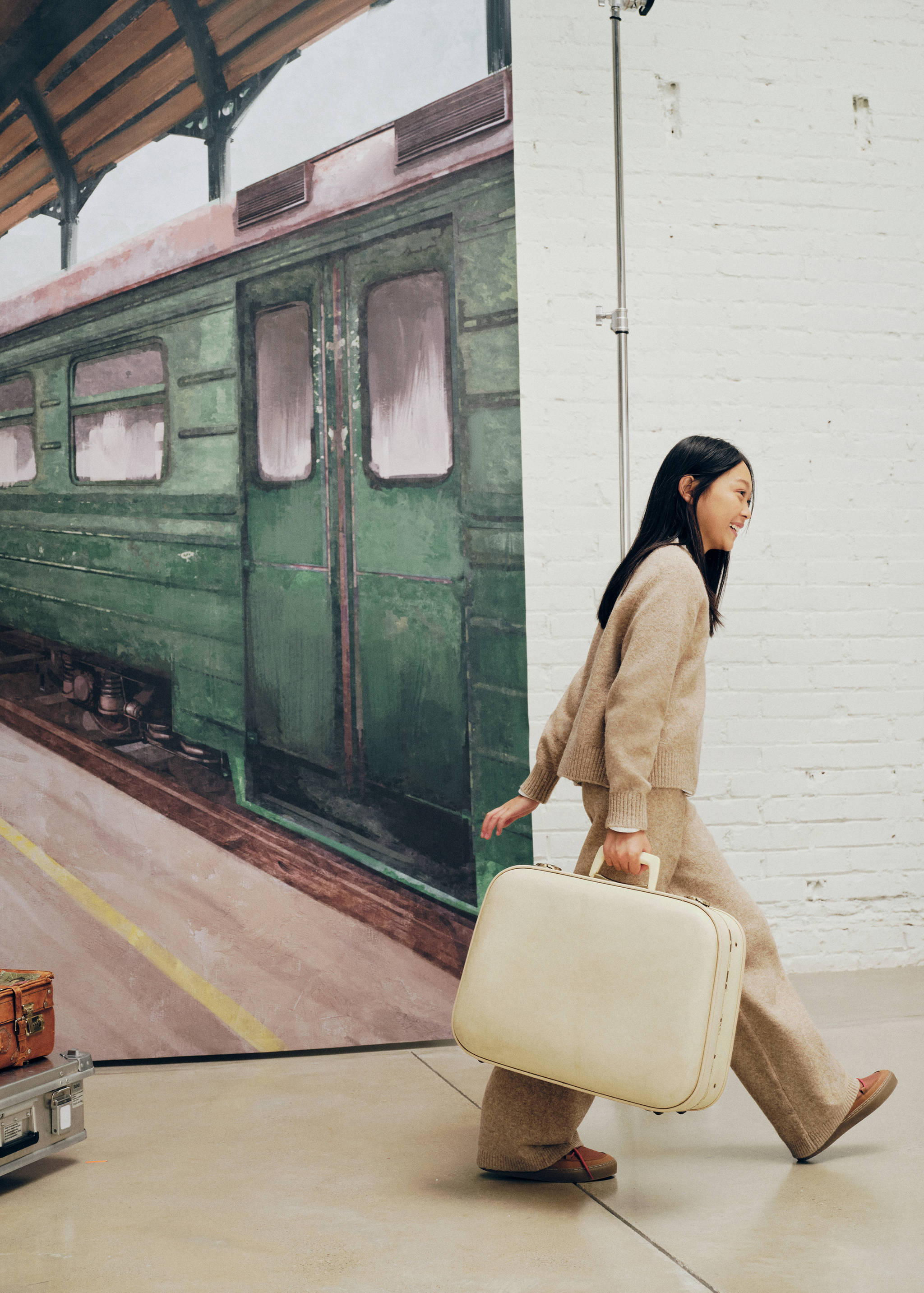 Straight-leg knitted trousers - Details of the article 6