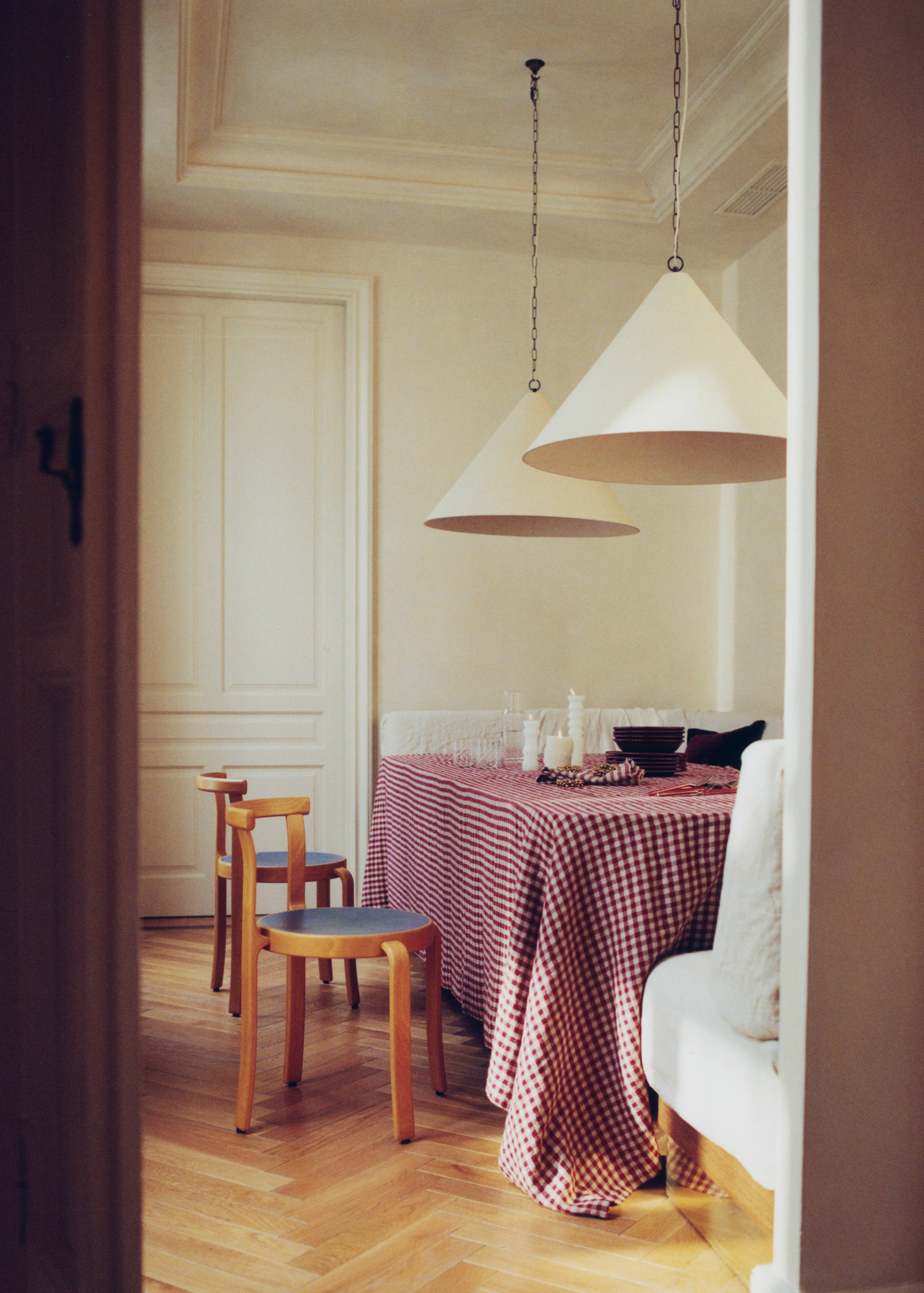 Gingham check linen tablecloth for 6 to 8 diners - Details of the article 6
