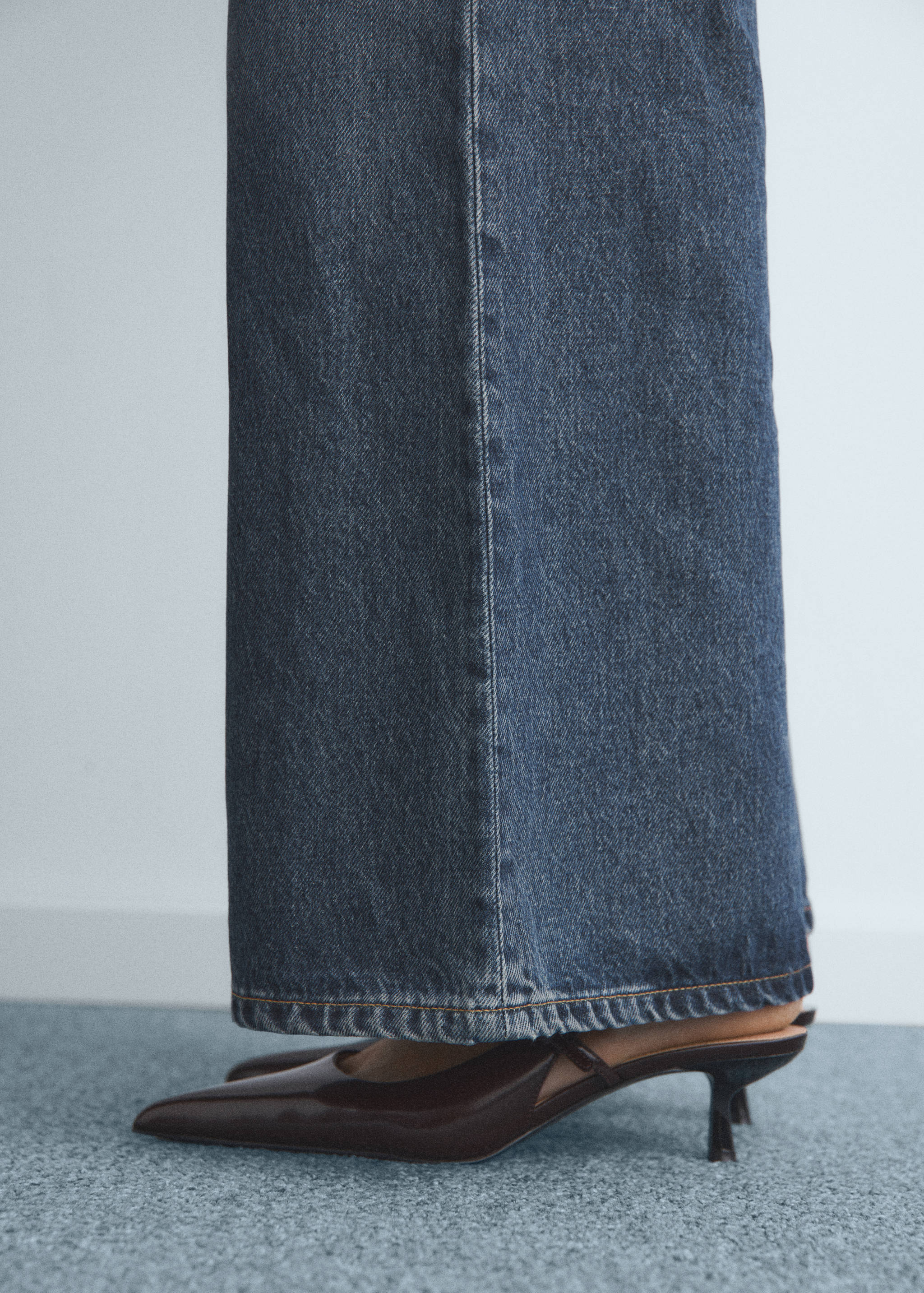 Wide leg jeans with buttons - Details of the article 6