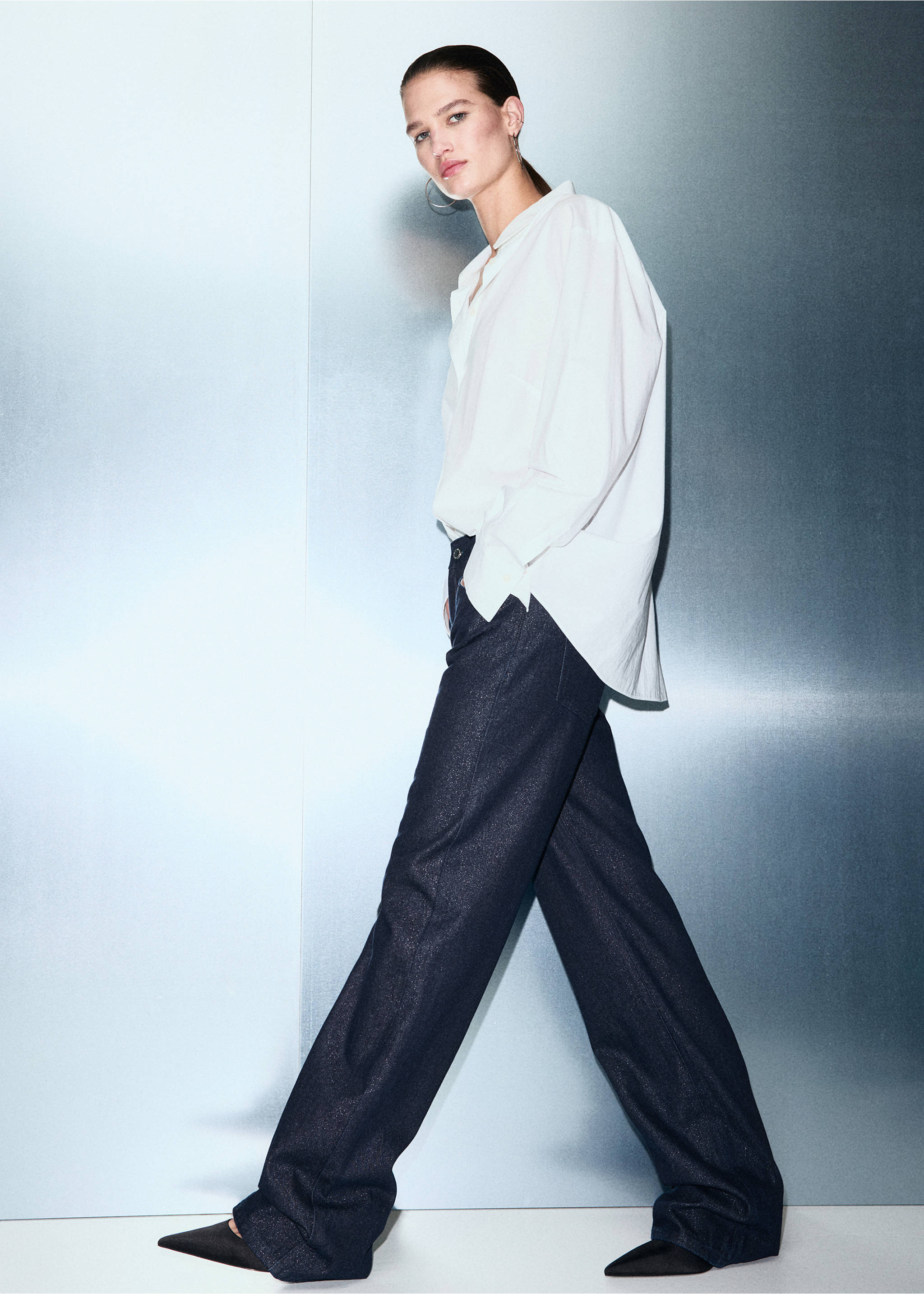 Jean droit brillant - Détail de l'article 2, Bleu foncé. Ref: 17067797-00.