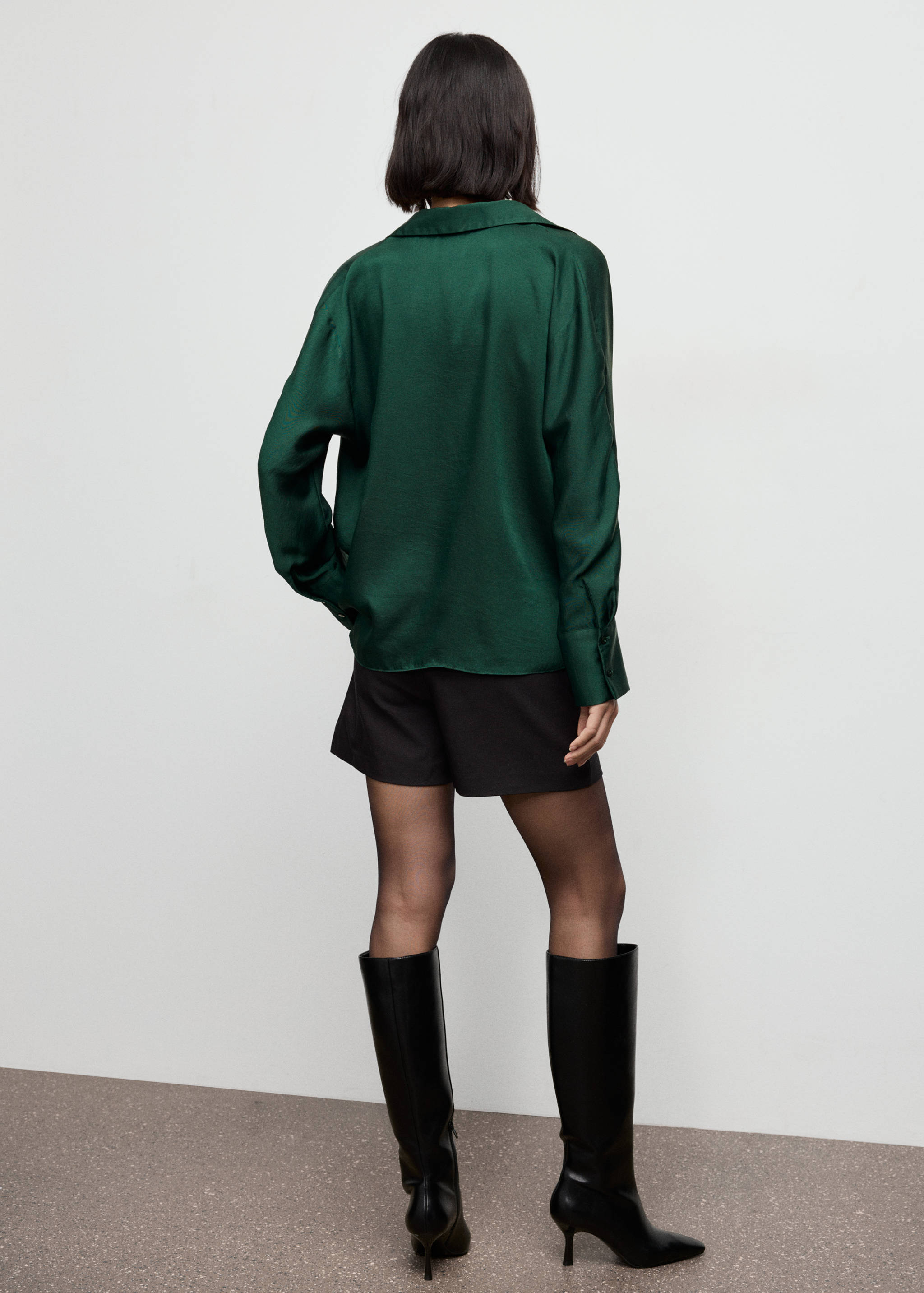 Сатиновая рубашка с запахом - Обратная сторона изделия