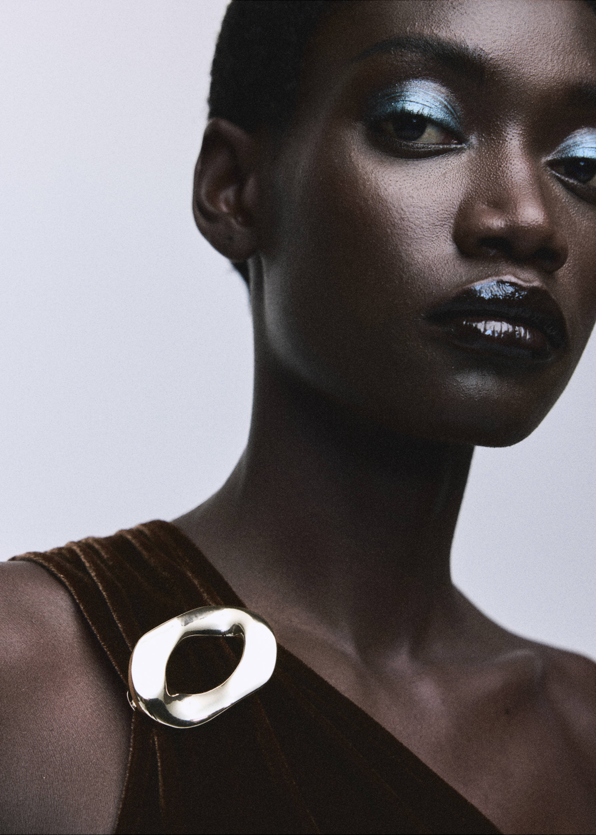 Velvet jumpsuit with metallic detail - Details of the article 1