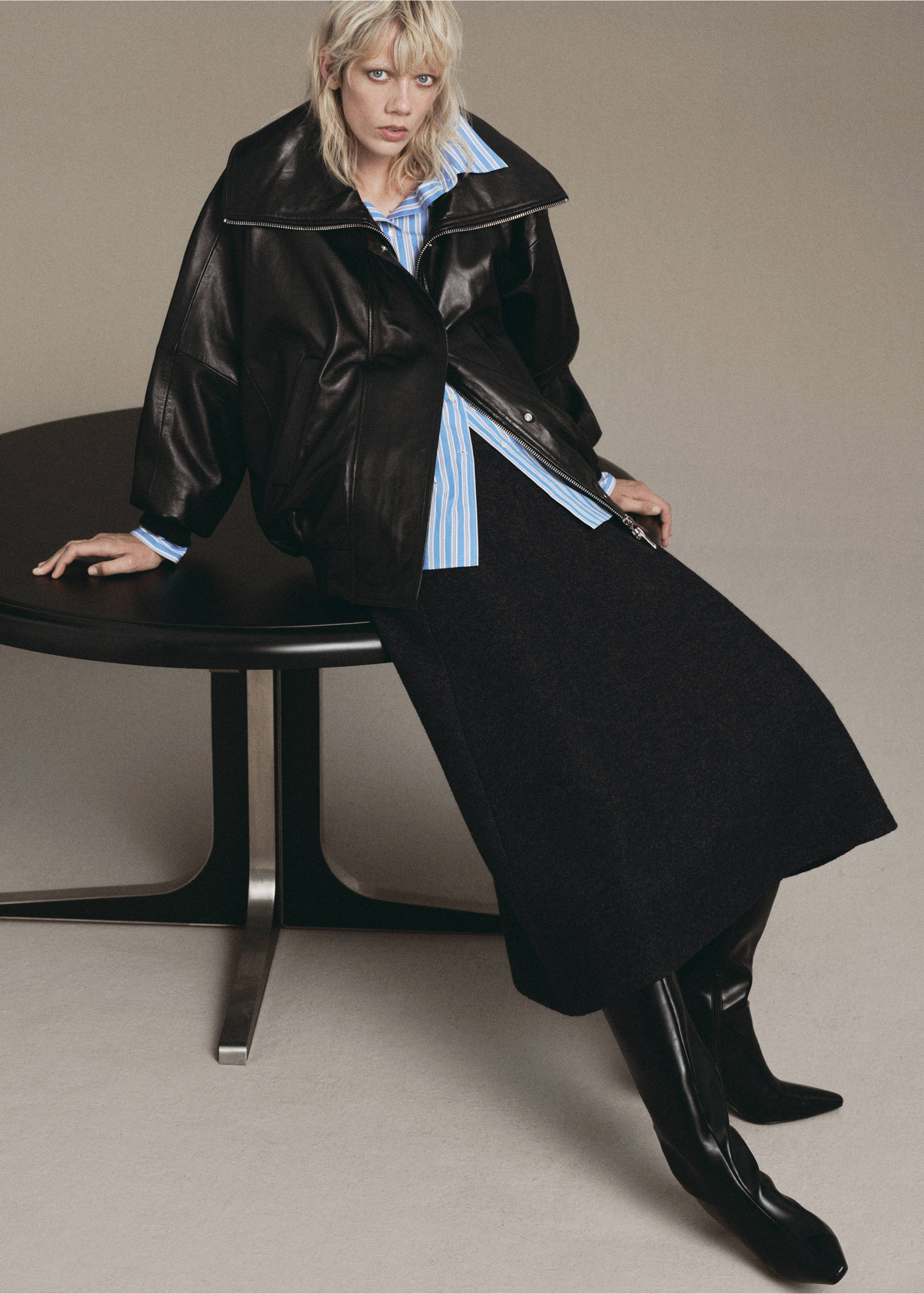 Jupe en laine évasée - Détail de l'article 2, Gris. Ref: 17067805-00.