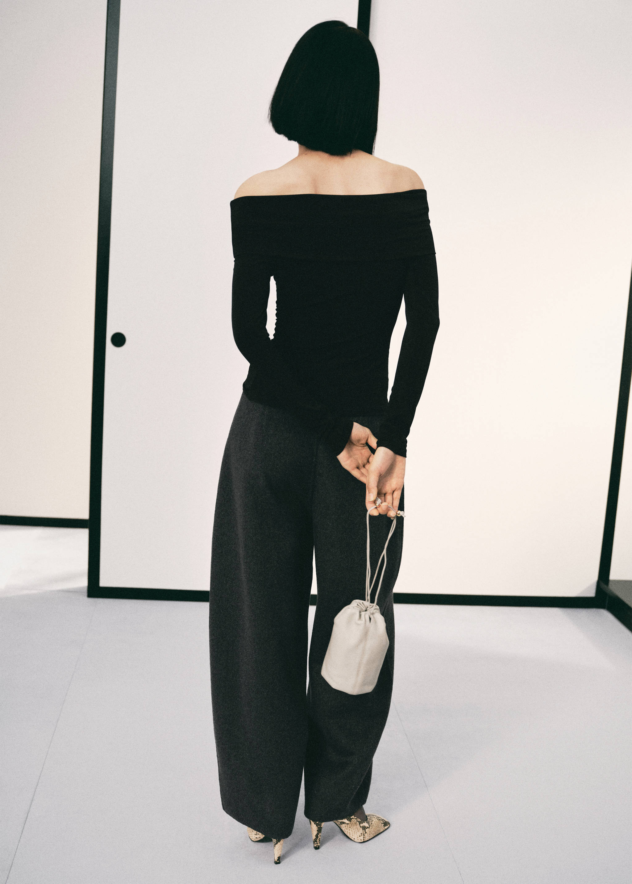 Μπλούζα στράπλες με μεταλλικό στοιχείο - Πίσω όψη προϊόντος