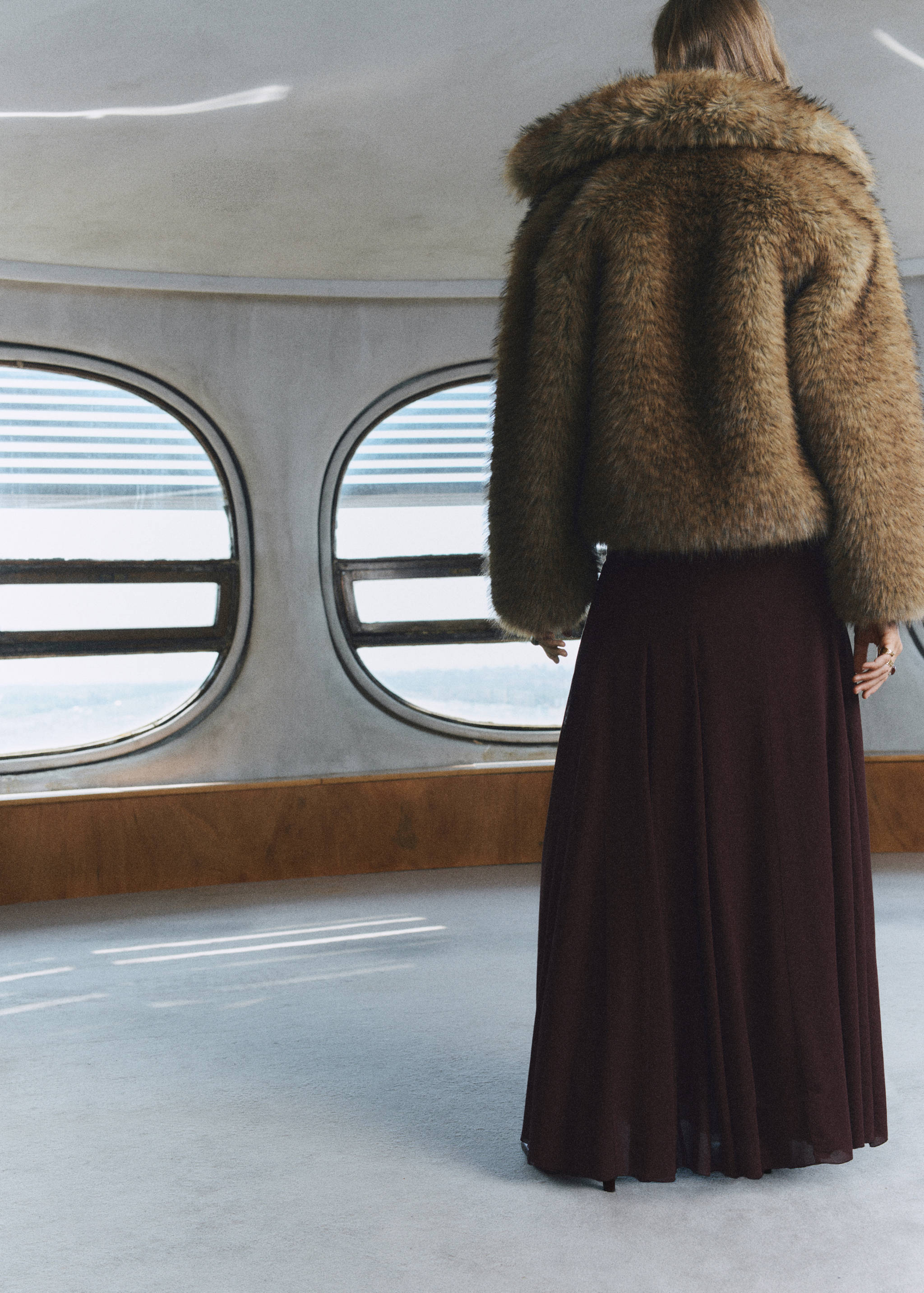 Godet skirt with belt - Reverse of the article