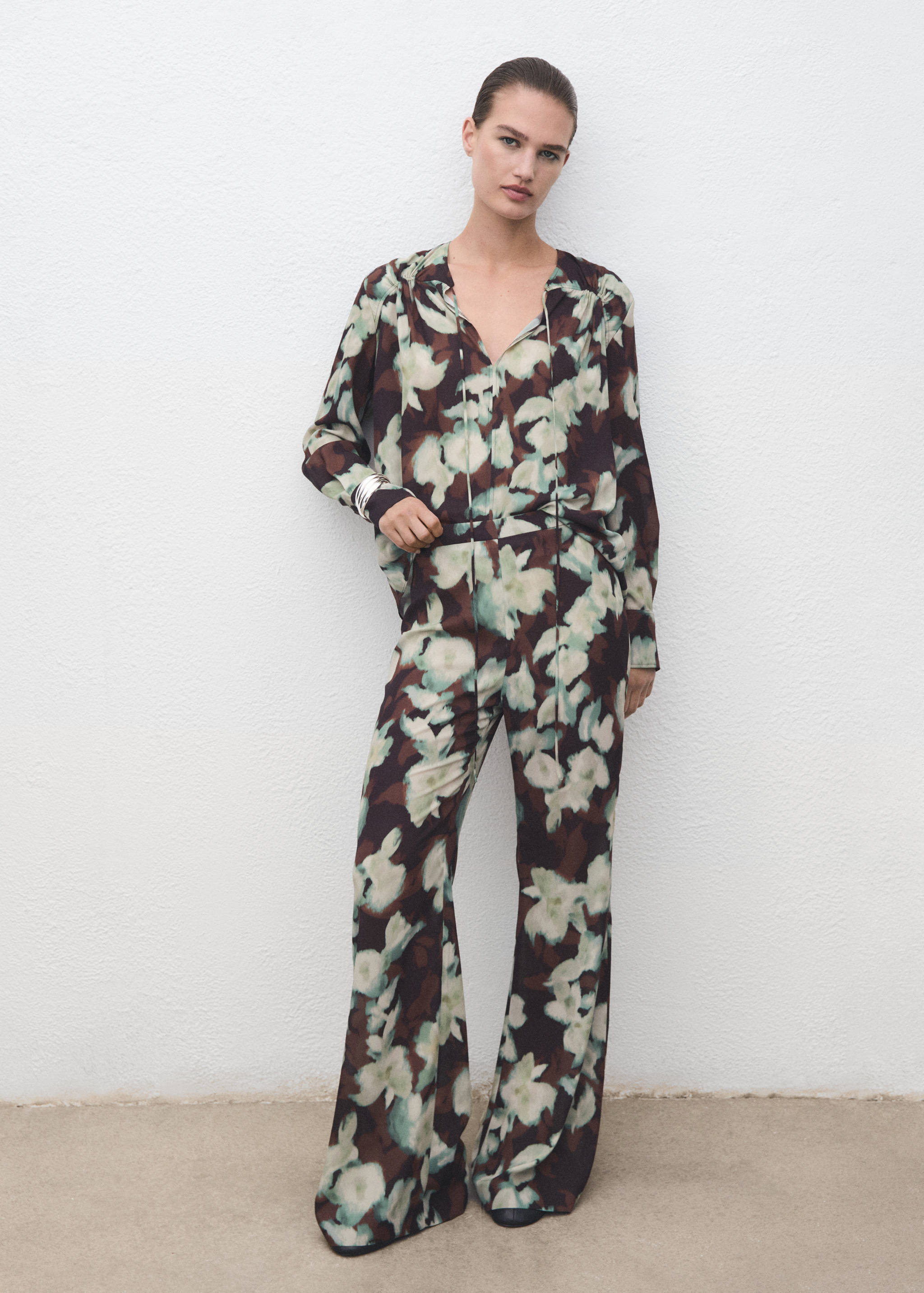 Printed flared trousers - General plane