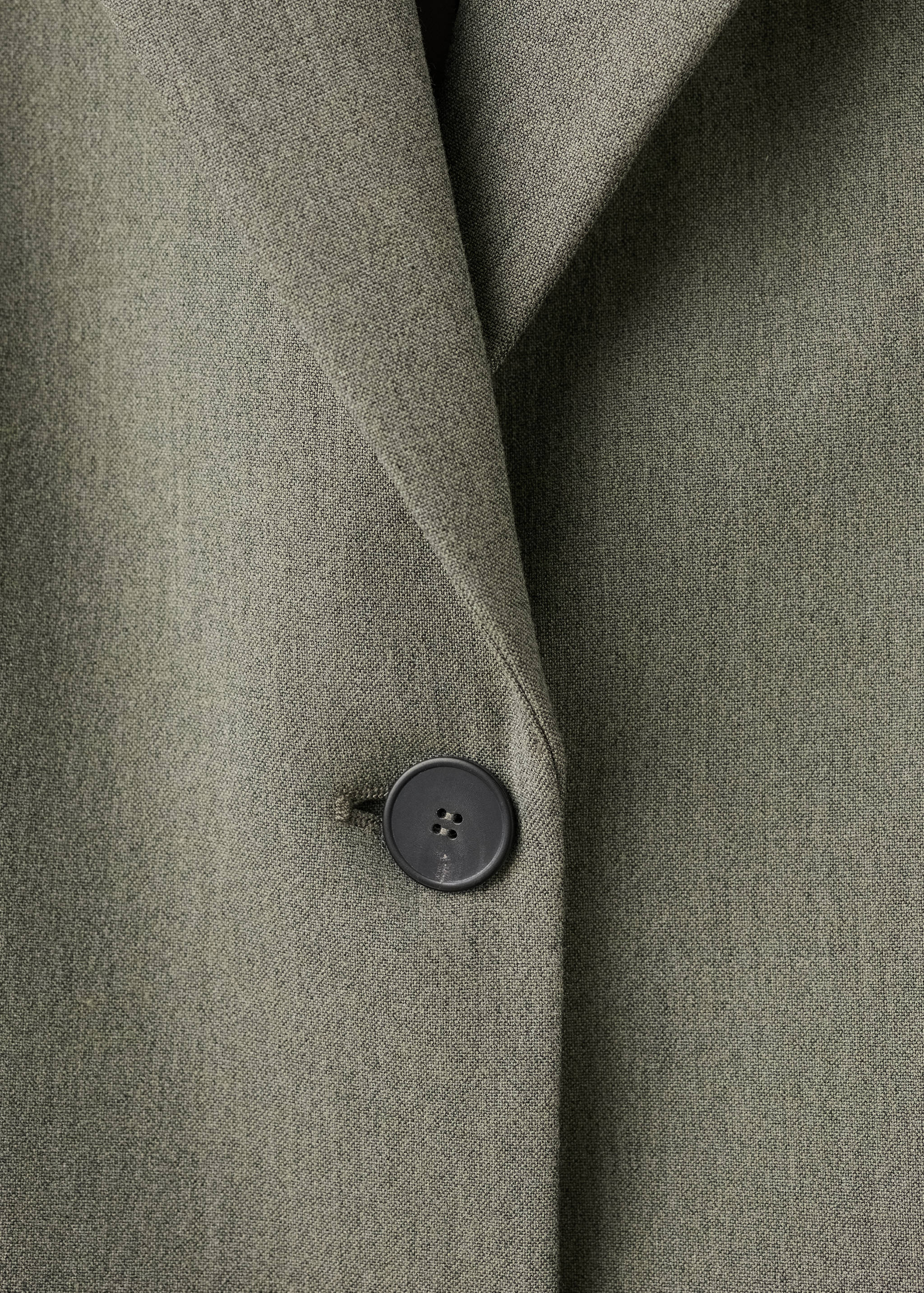 Suit blazer with flap pockets - Details of the article 8