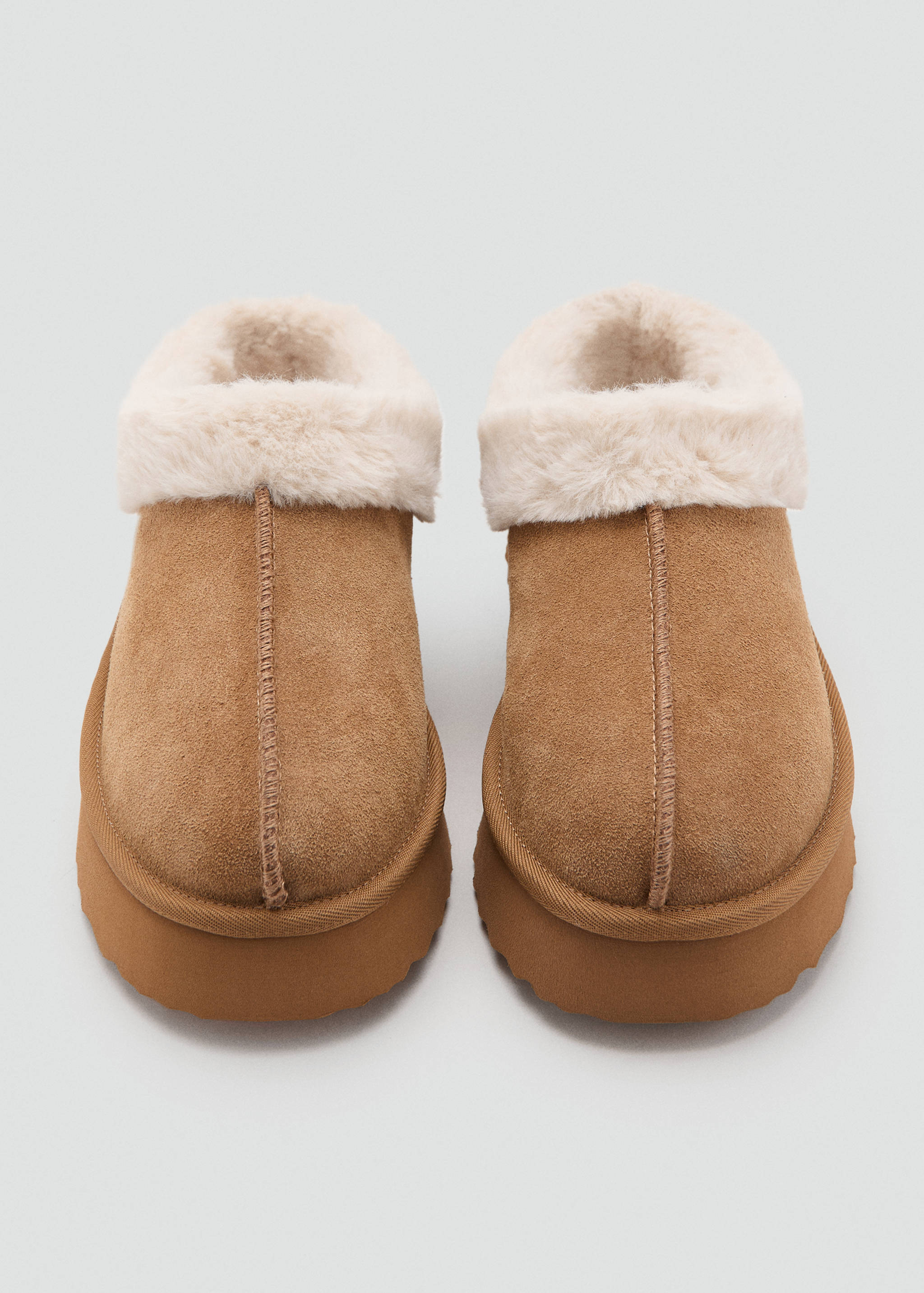 Platform clogs with sheepskin lining - Details of the article 2