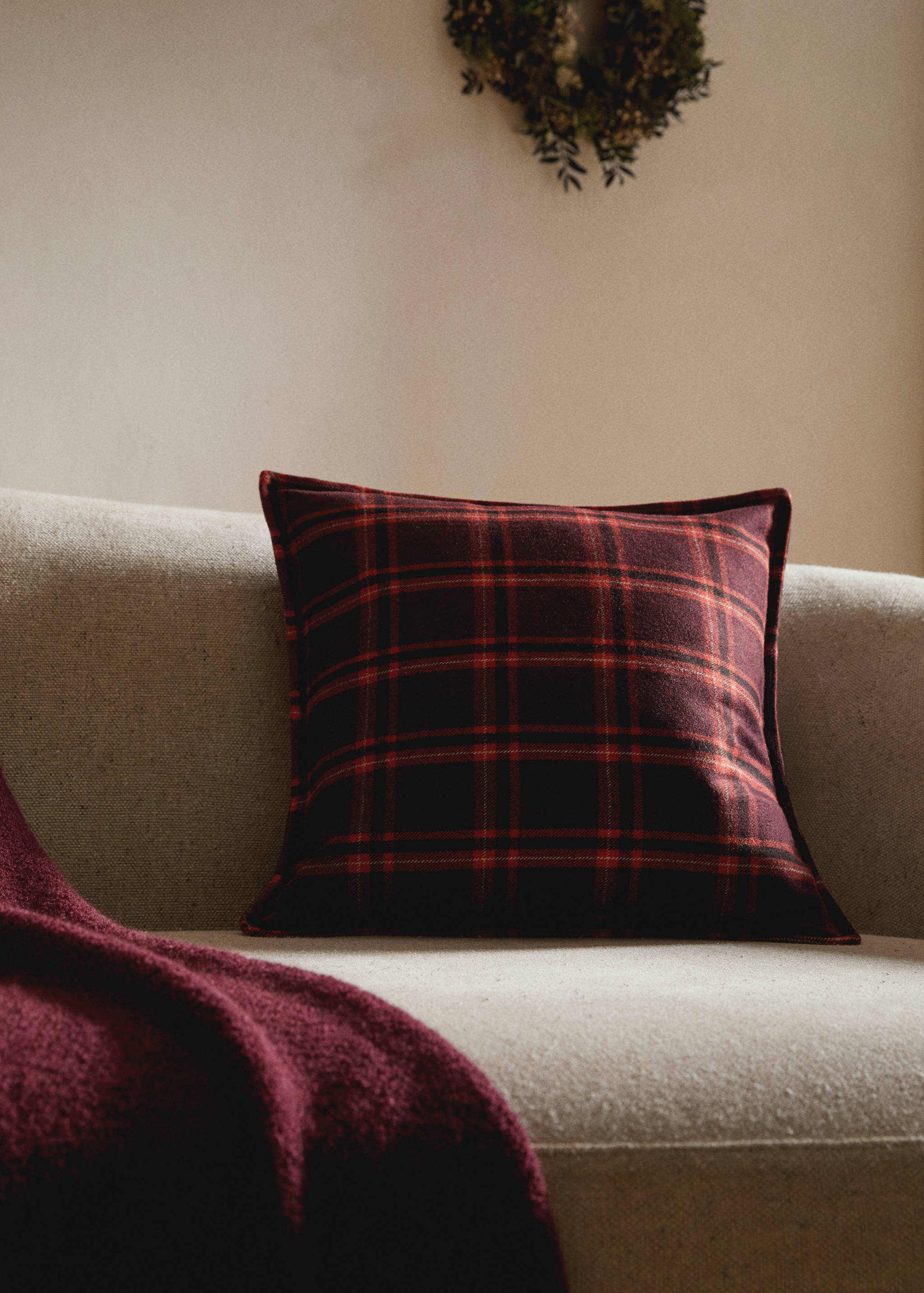 Putetrekk i ull med rutemønster, 45x45 cm - Total bildeutsnitt