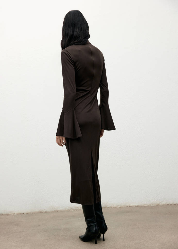 Fitted dress with bell sleeves — Brown