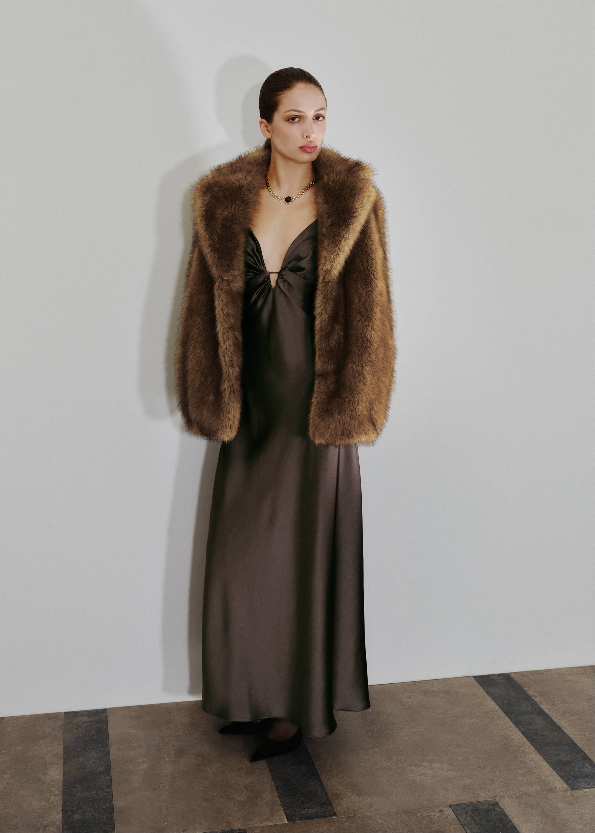 Manteau fausse fourrure revers - Plan général, Beige. Ref: 17068268-00.