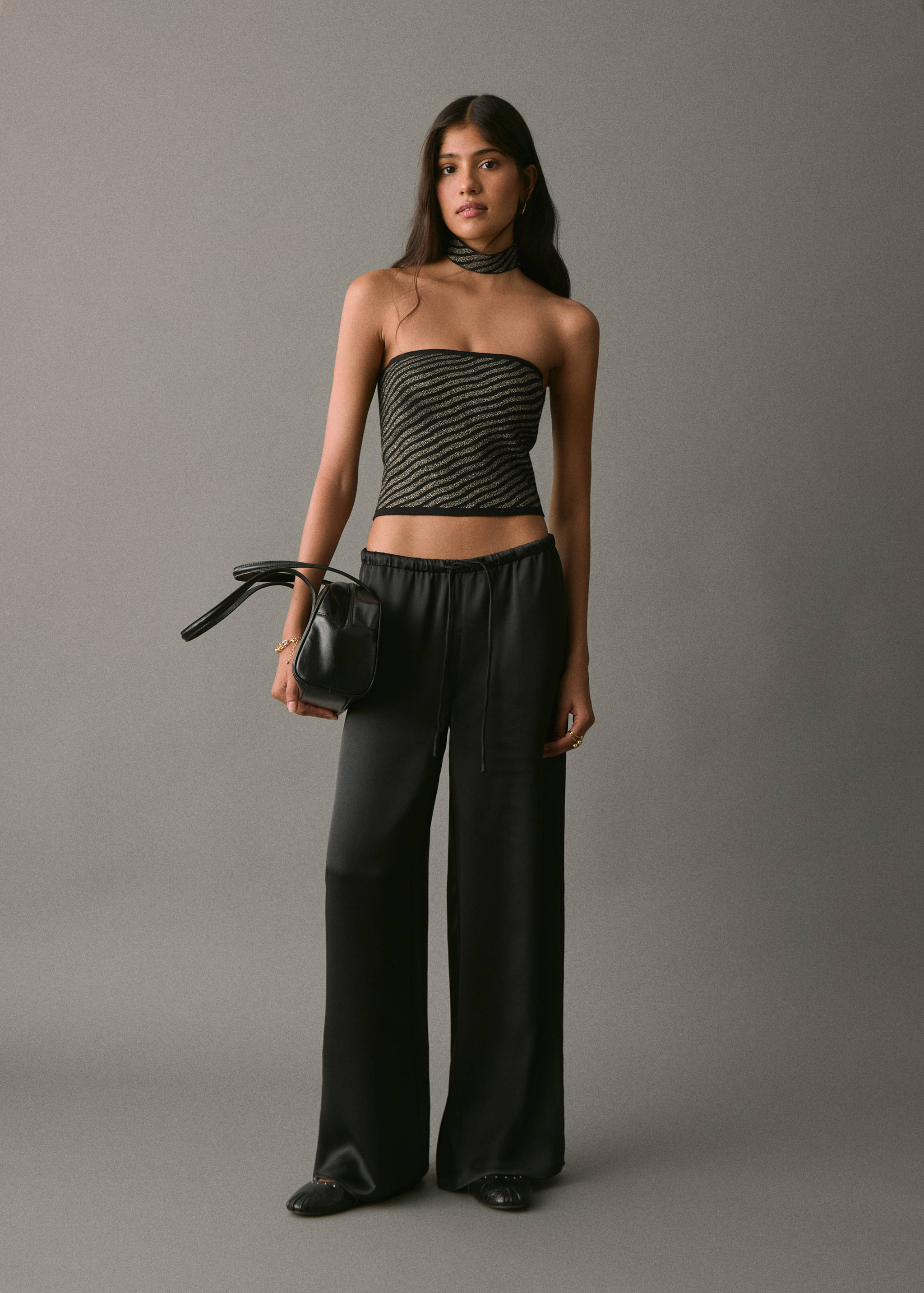 Top bez ramiączek w paski - Plan ogólny