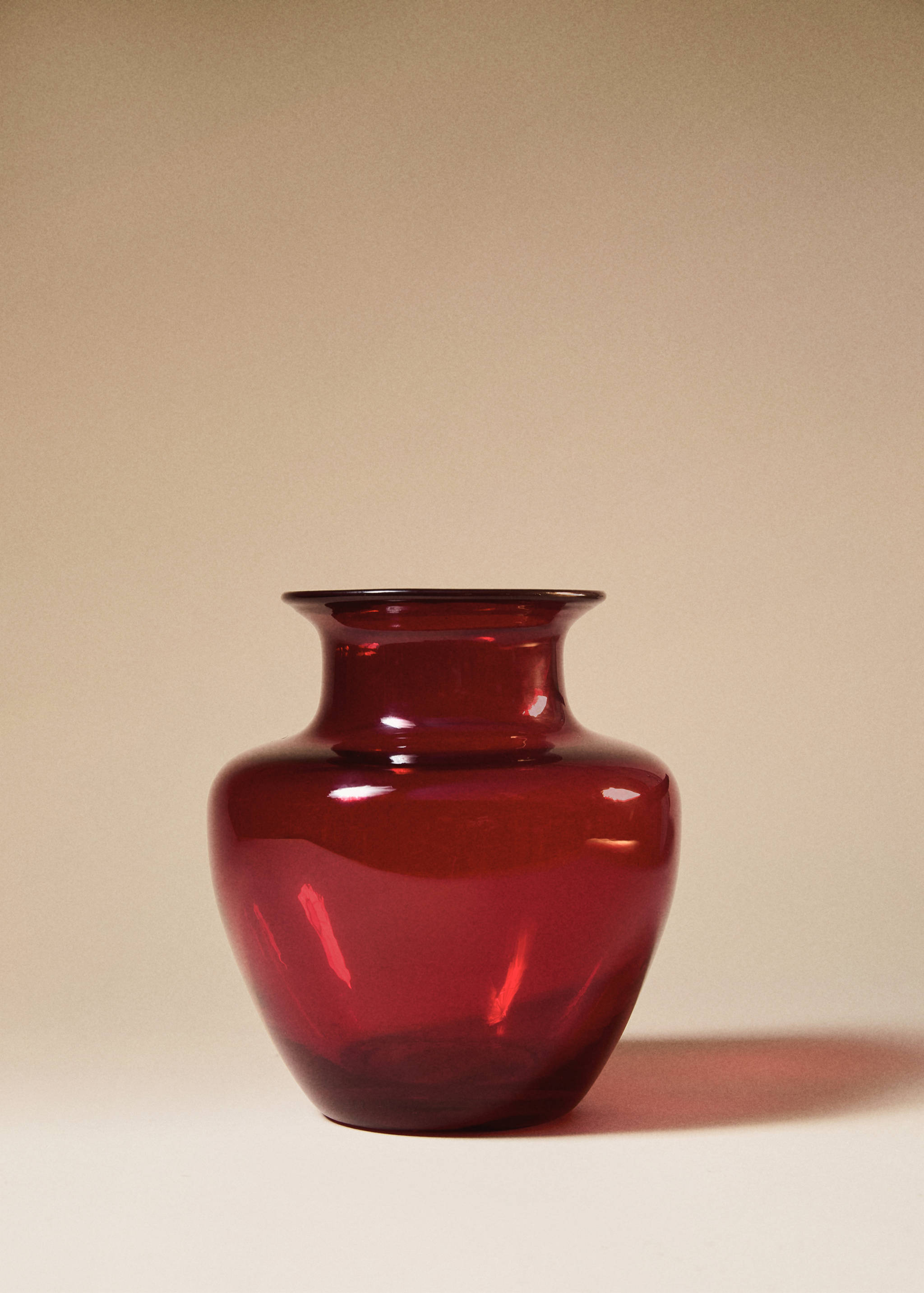 Low glass vase - General plane