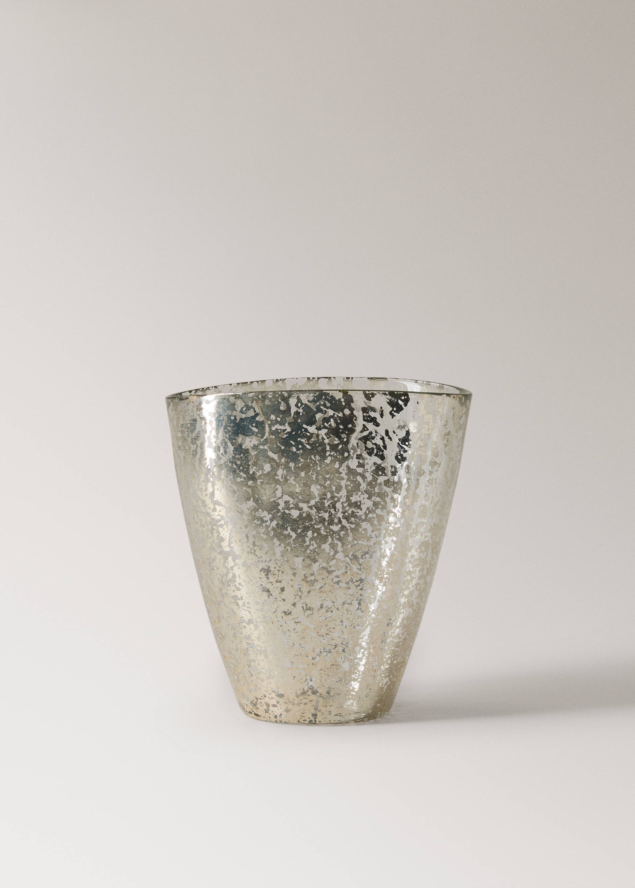Small metallic-effect glass vase - Article without model