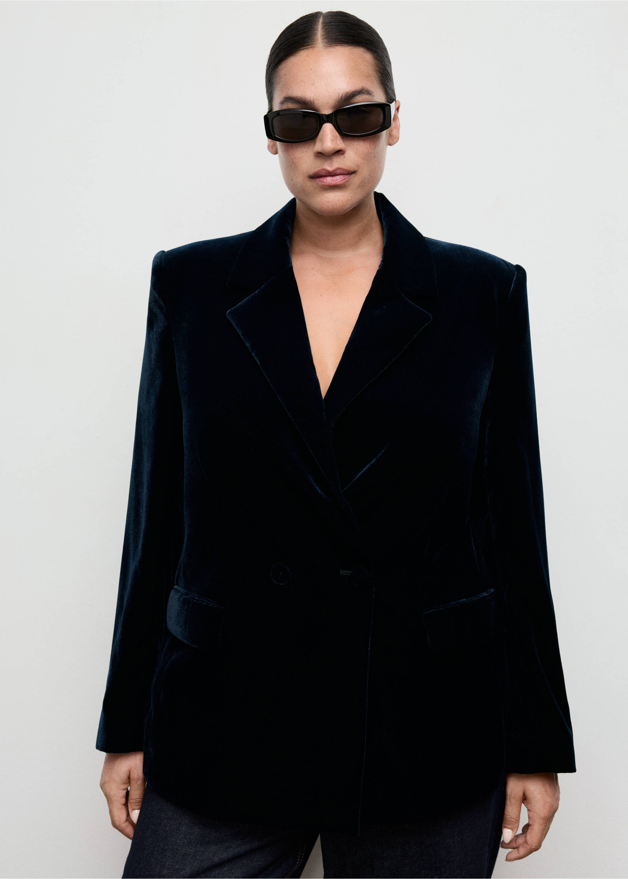 Double-breasted velvet jacket - Details of the article 5, Navy. Ref: 17068287-00.