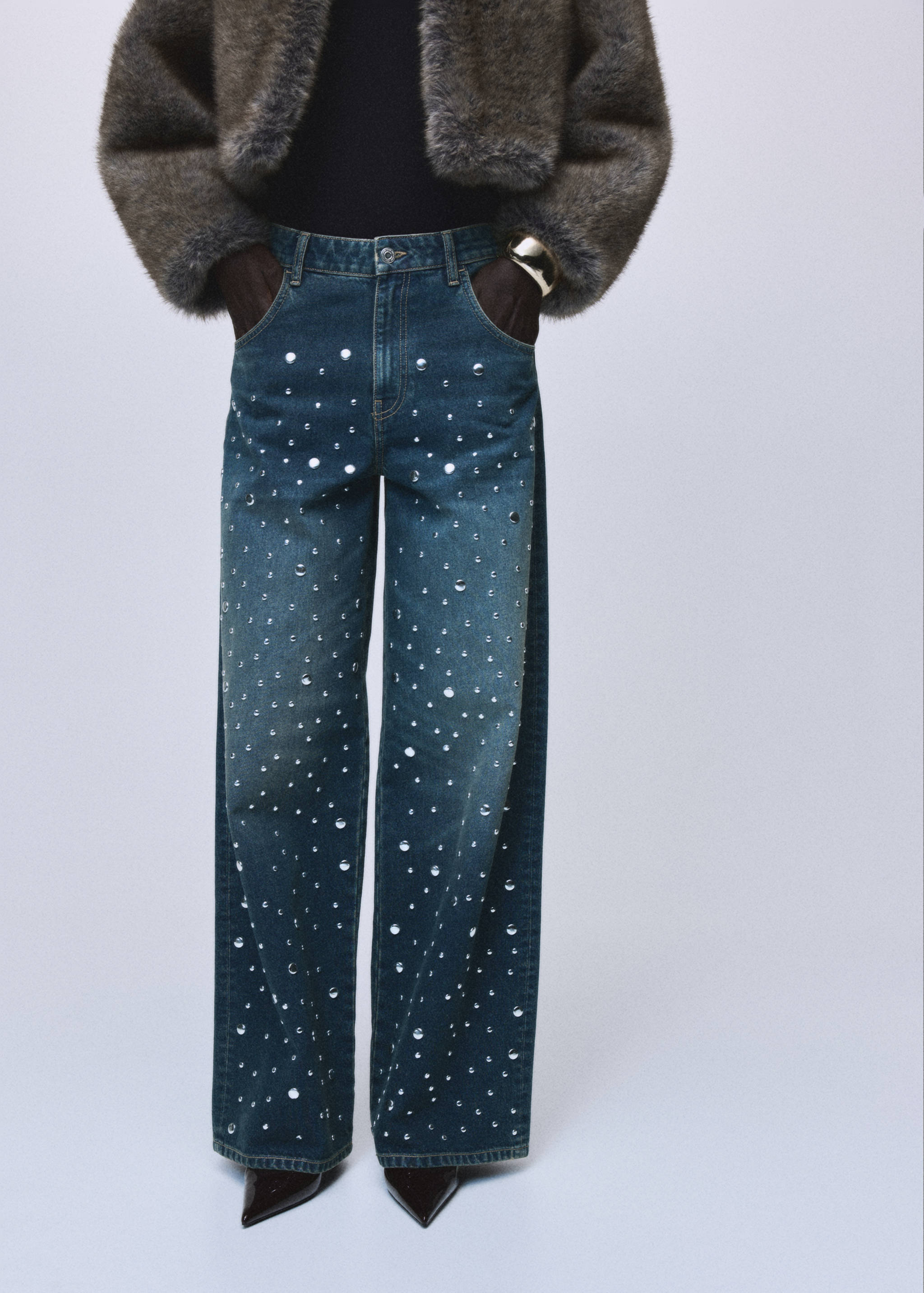Straight-fit jeans with studs - Medium plane