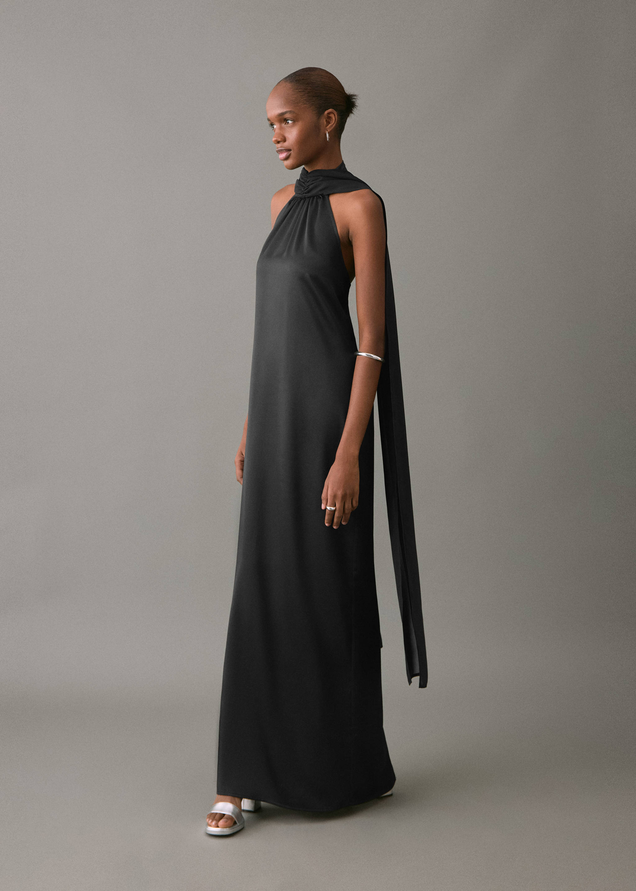 Satin halter neck dress - General plane