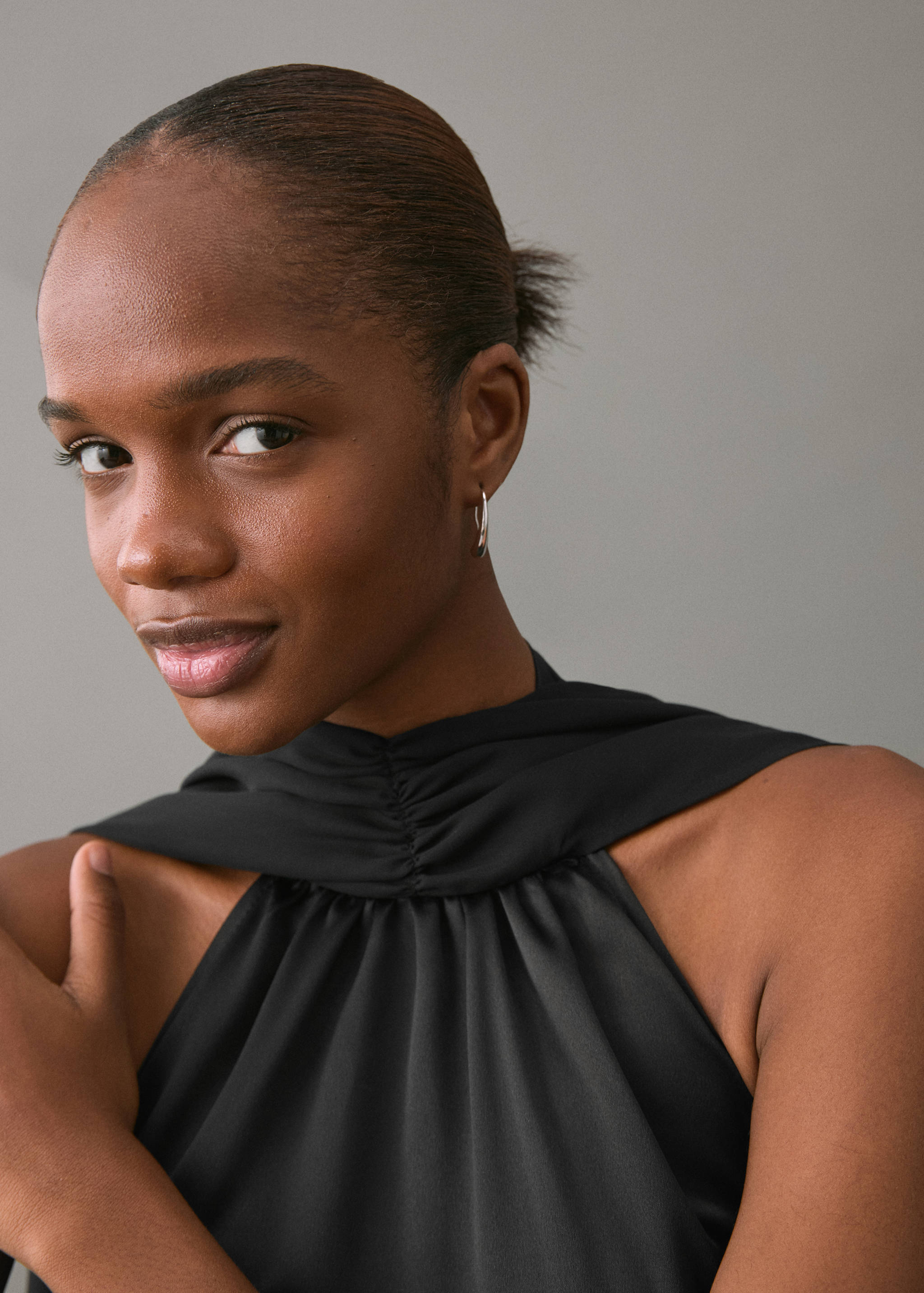 Satin halter neck dress - Details of the article 1