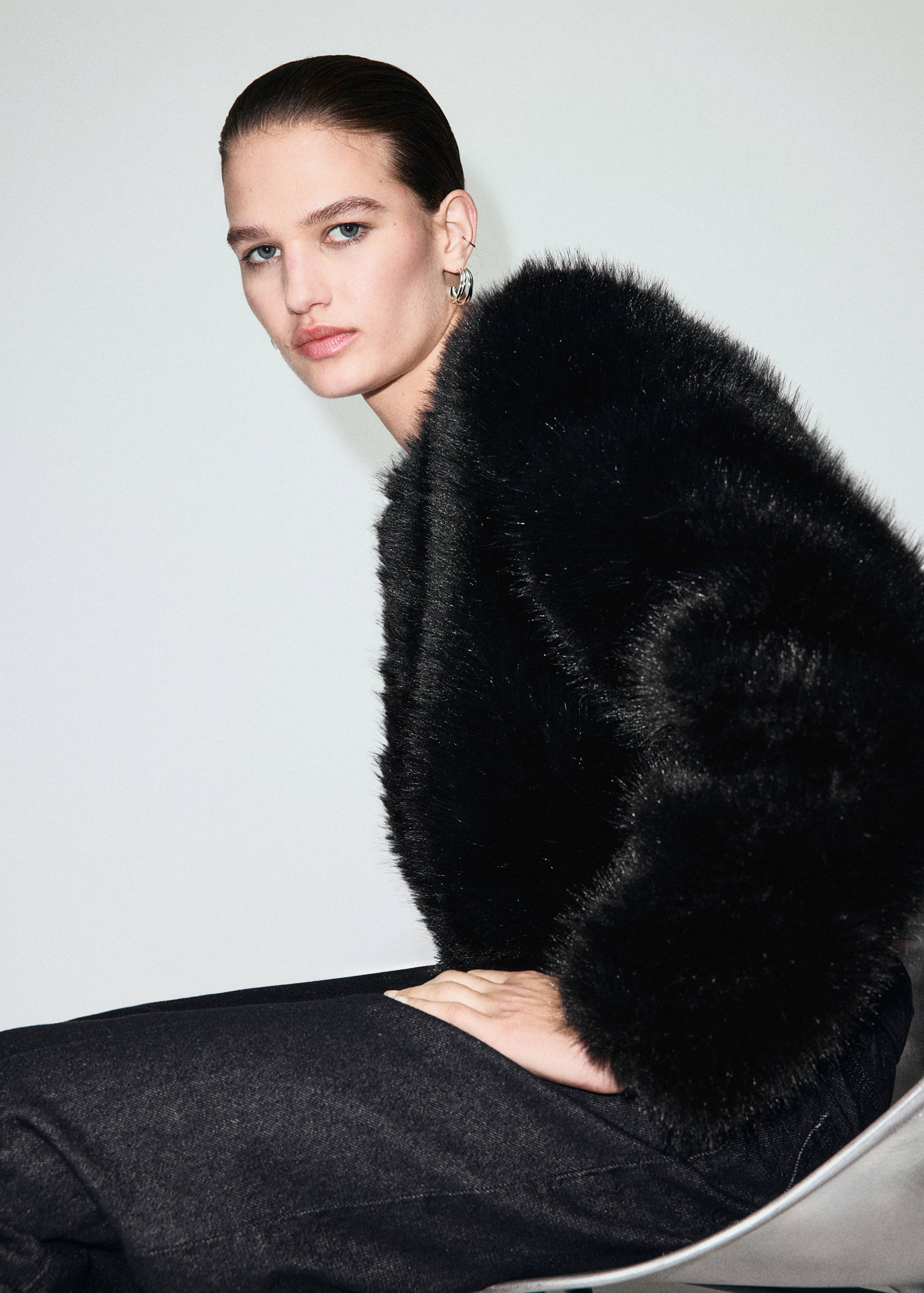 Faux-fur cropped jacket - Details of the article 2
