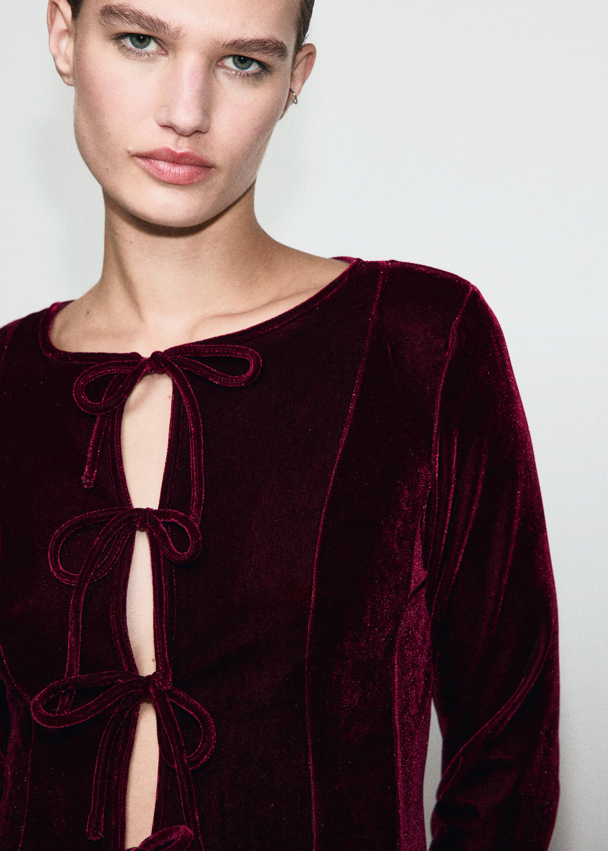 Velvet blouse with bows - Details of the article 1