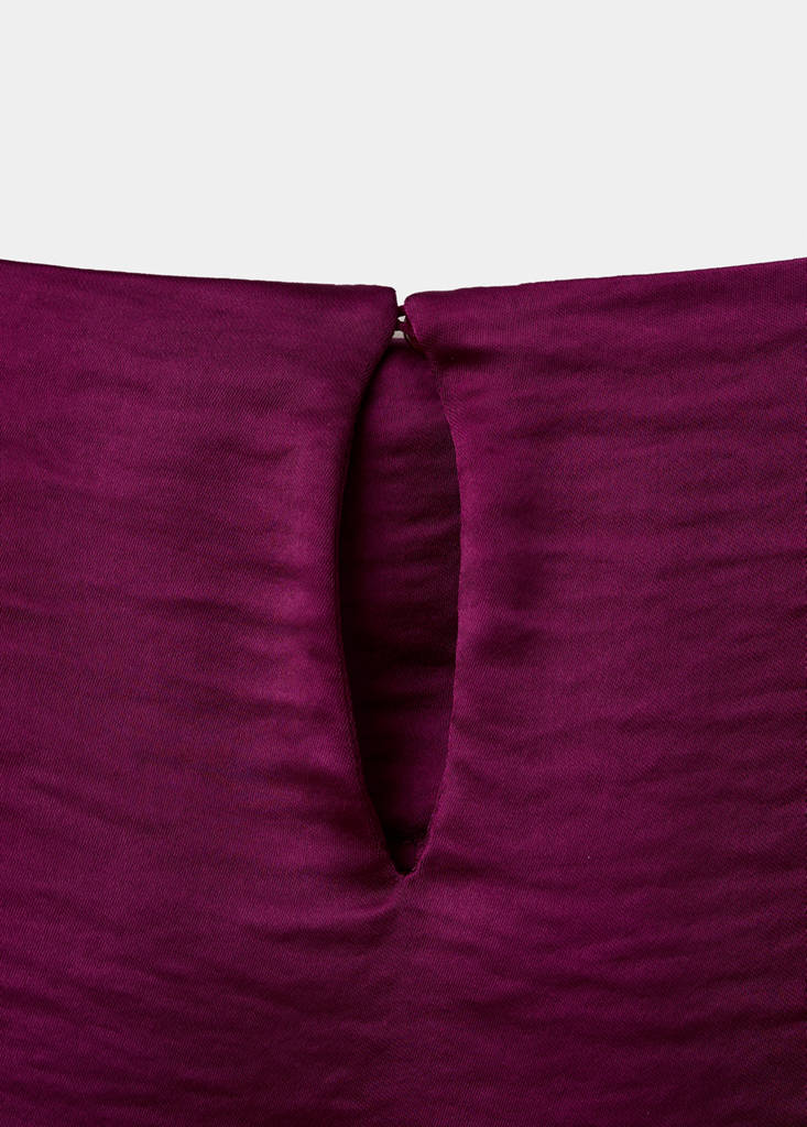 Satin dress with creased effect — Strawberry