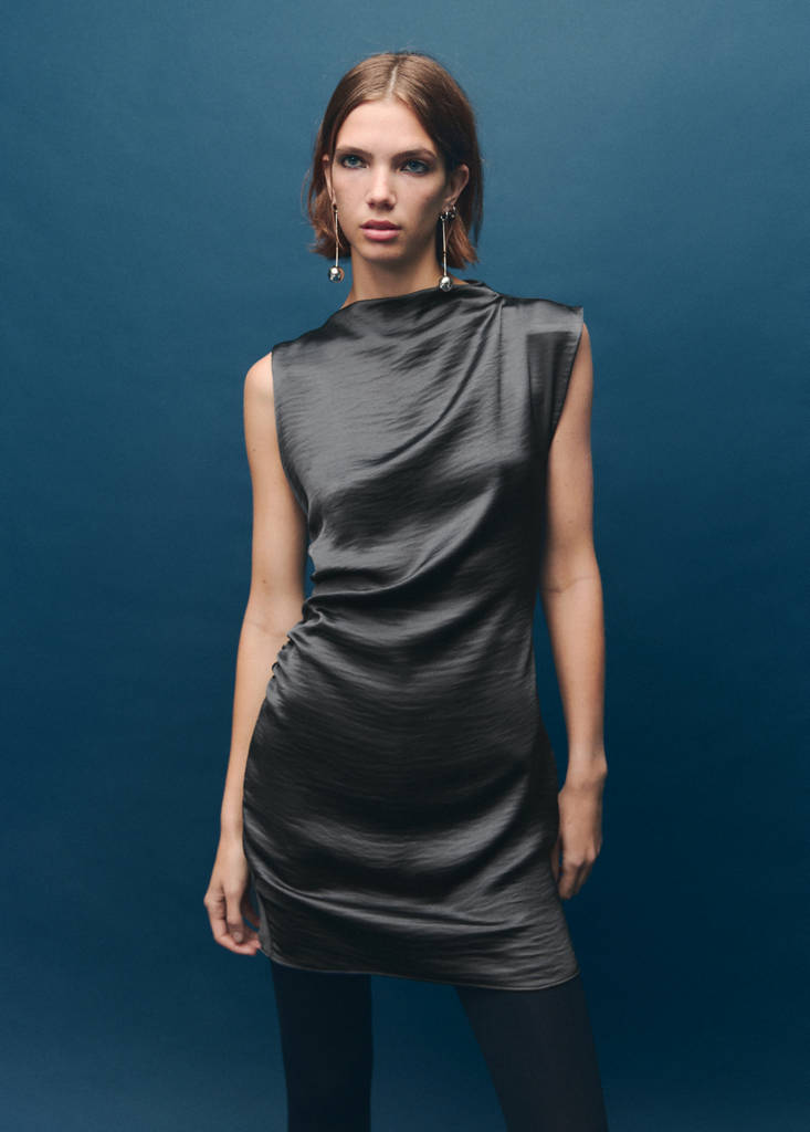 Satin dress with creased effect — Grey