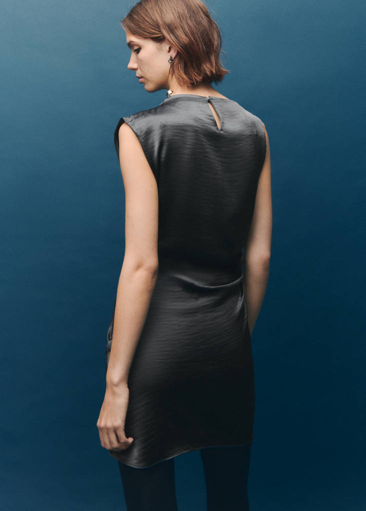 Satin dress with creased effect — Grey