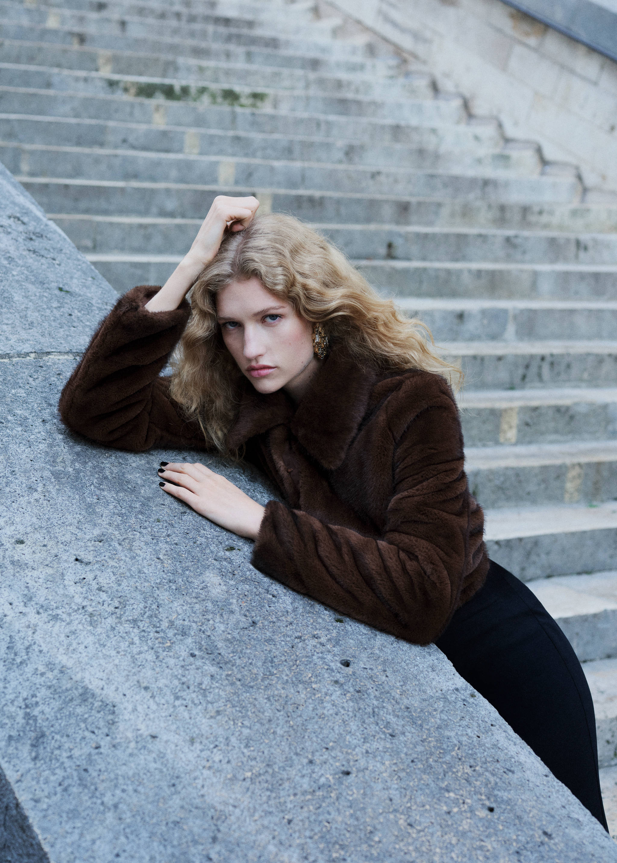 Jakke i pelseffekt med krage - Artikkeldetalj 2