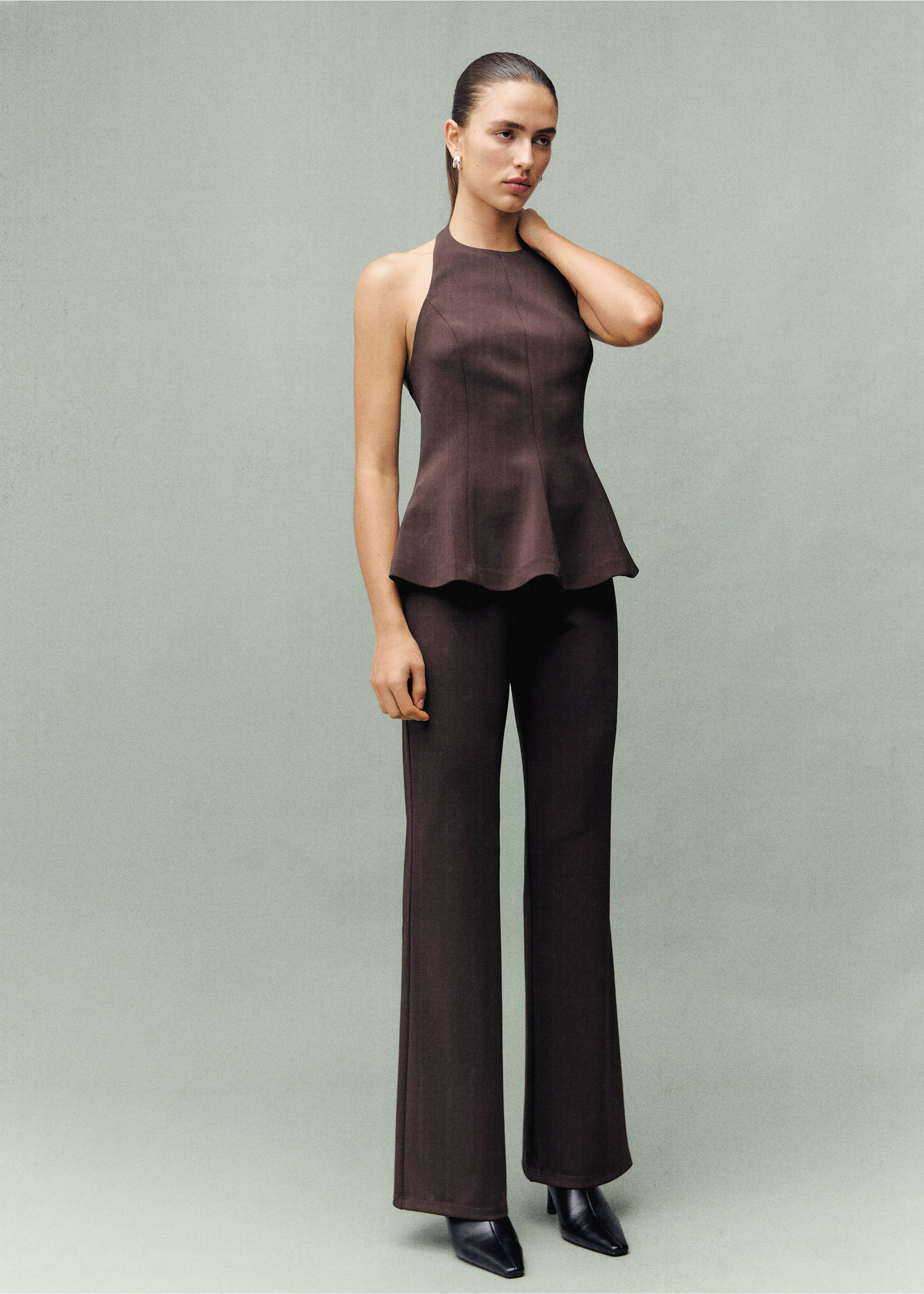 Топ с баской и воротником-халтер - Общий план, Коричневый. Ref: 17069111-00.