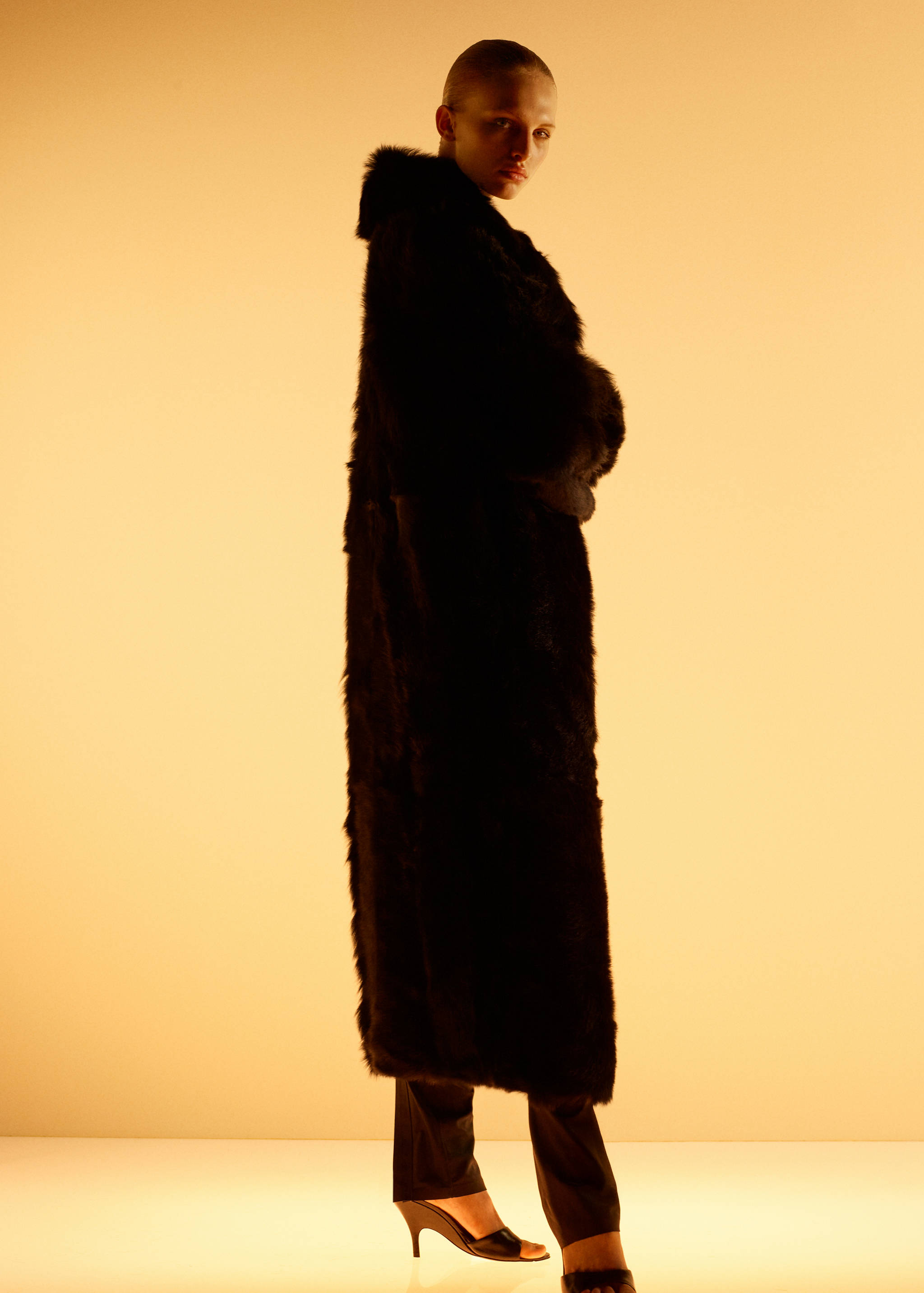 Натуральная двусторонняя дубленка - Деталь изделия 1