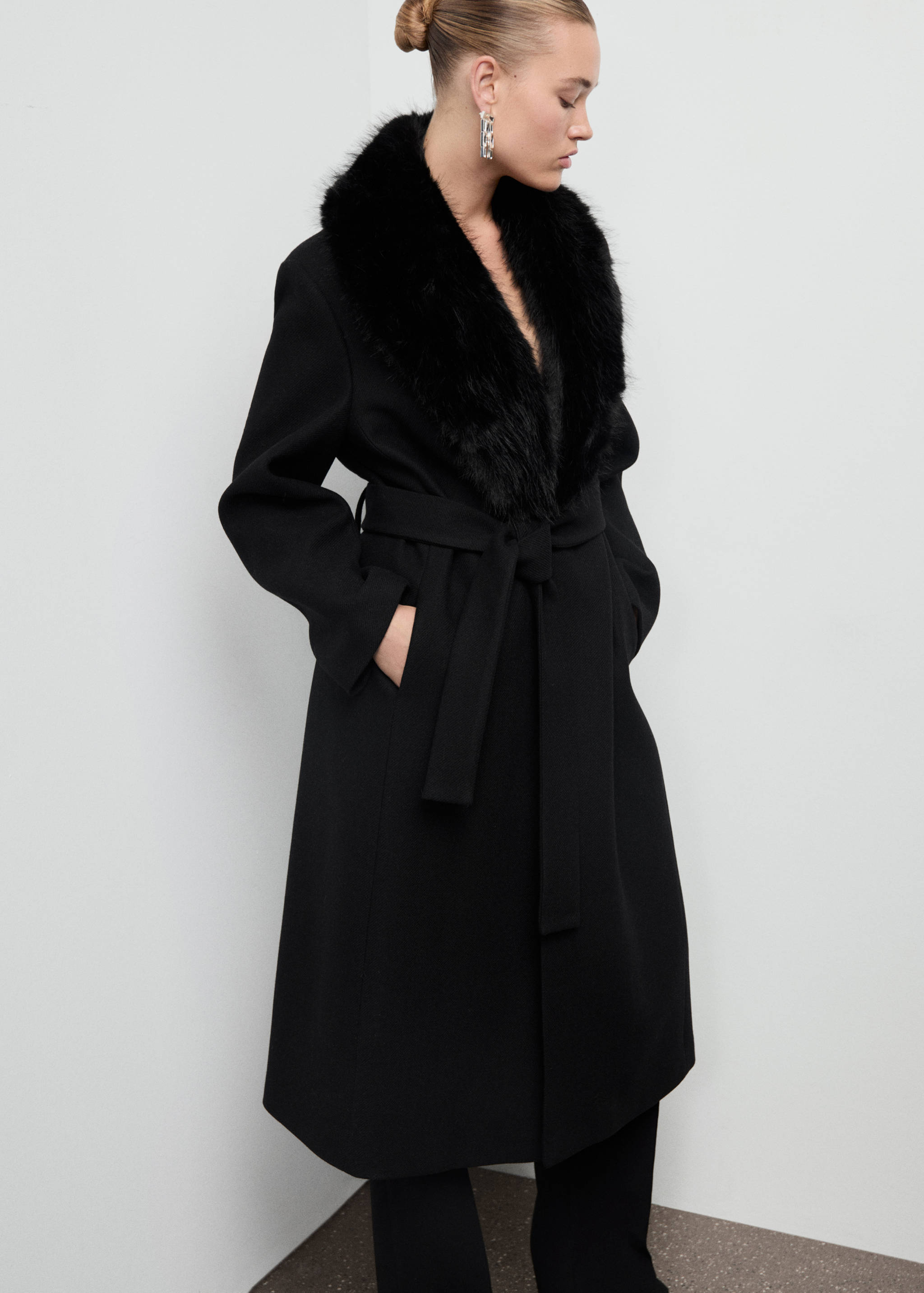 Manteco yünlü kürk yakalı palto - Ürün detayı 4