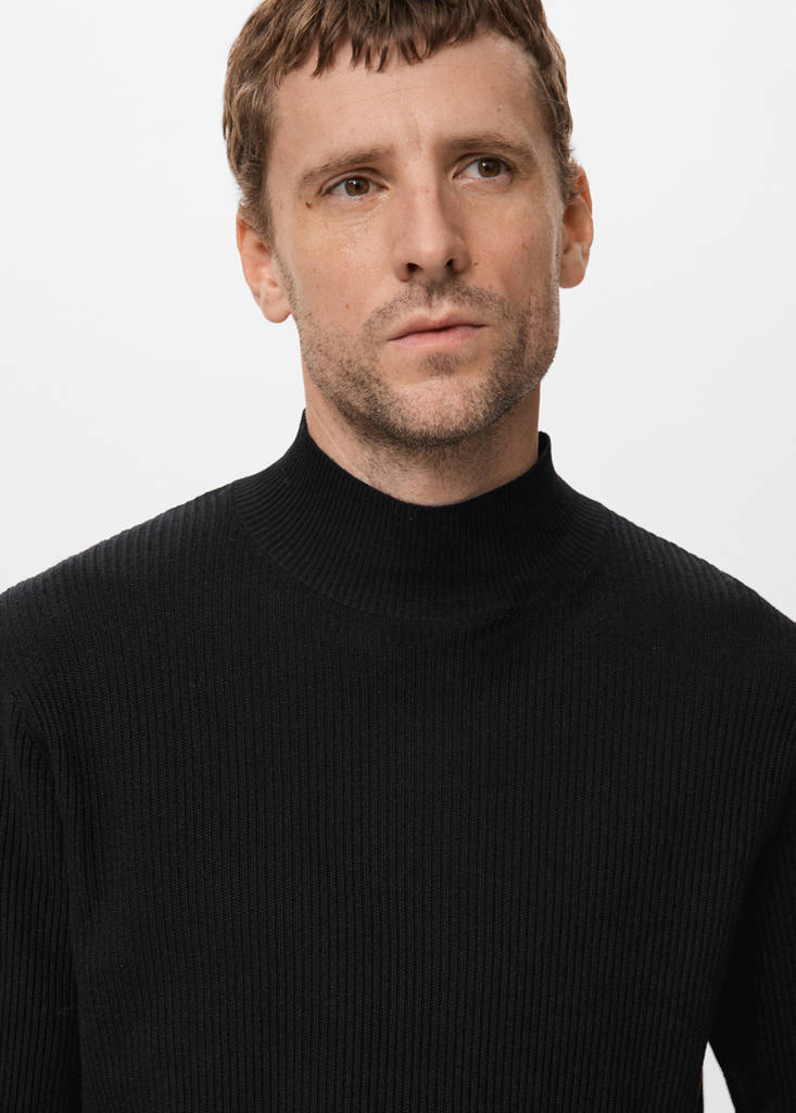Ribbed turtleneck sweater — Black