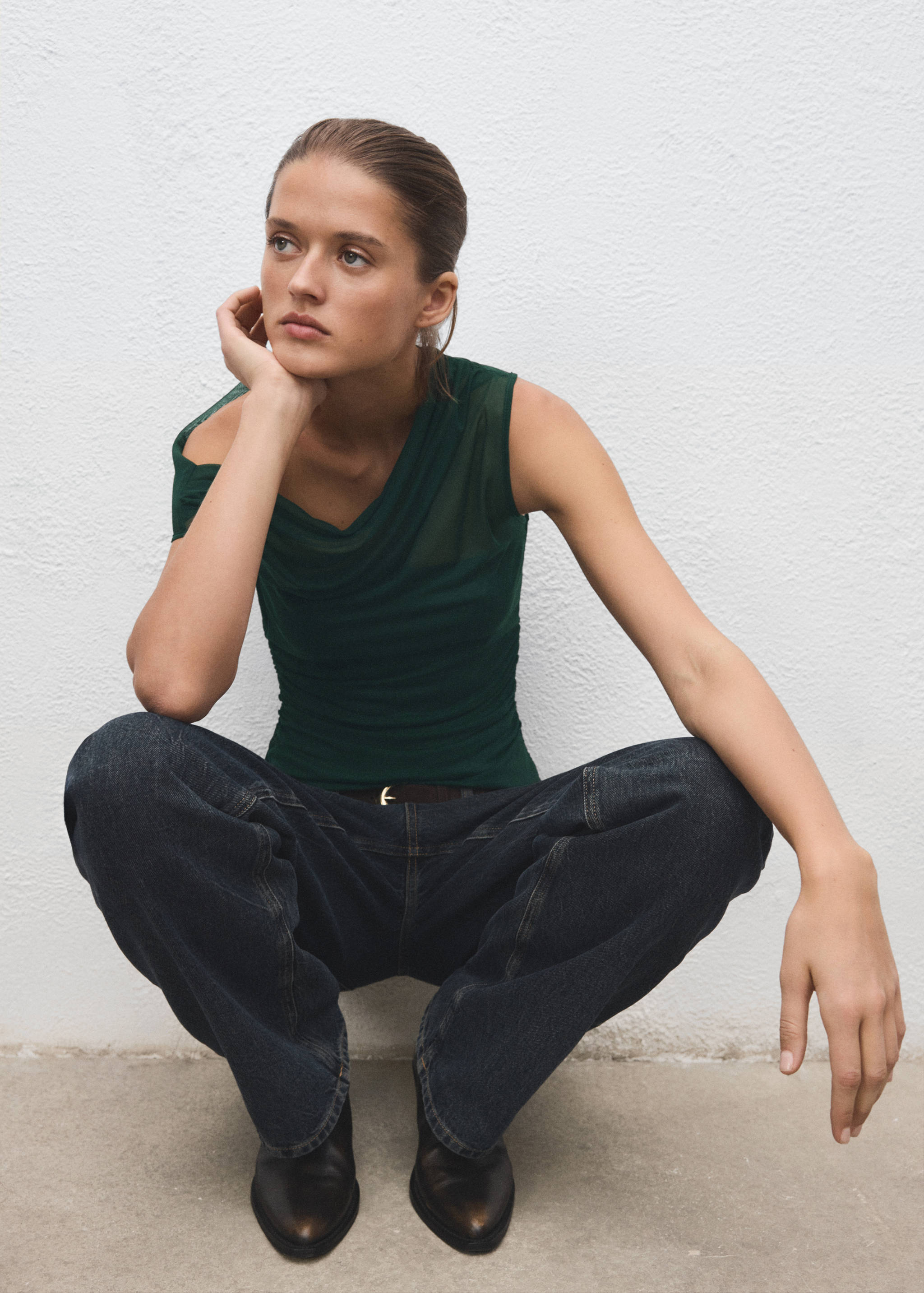 Semi-transparent top with asymmetrical neckline - Details of the article 2